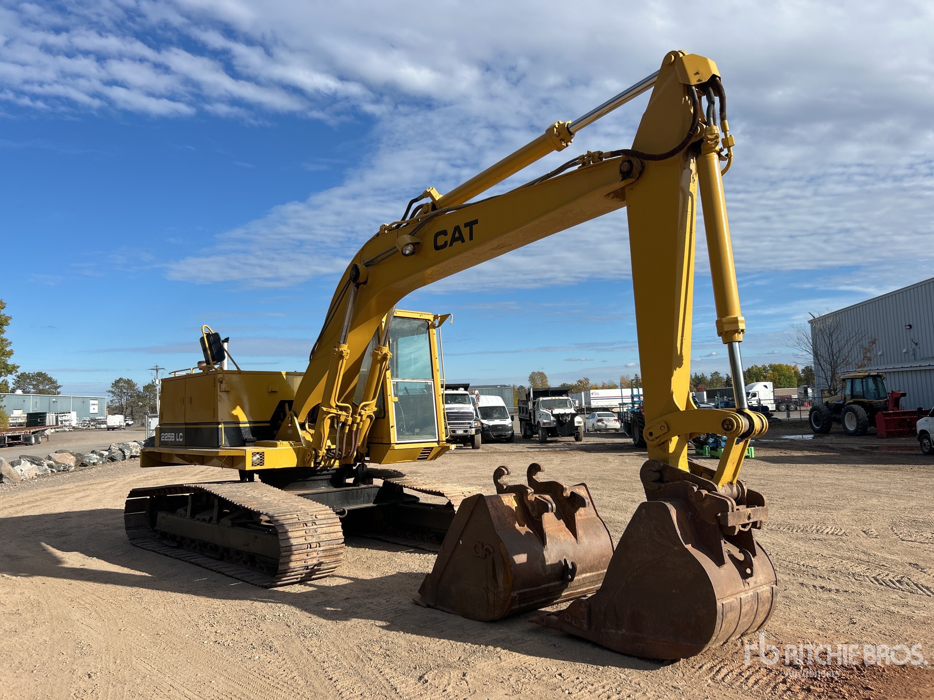 EXCAVADORA 1987 CATERPILLAR 225B