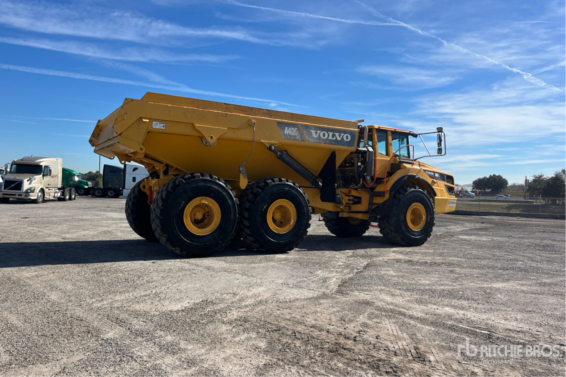 Aspect général with Image, coin arrière droit