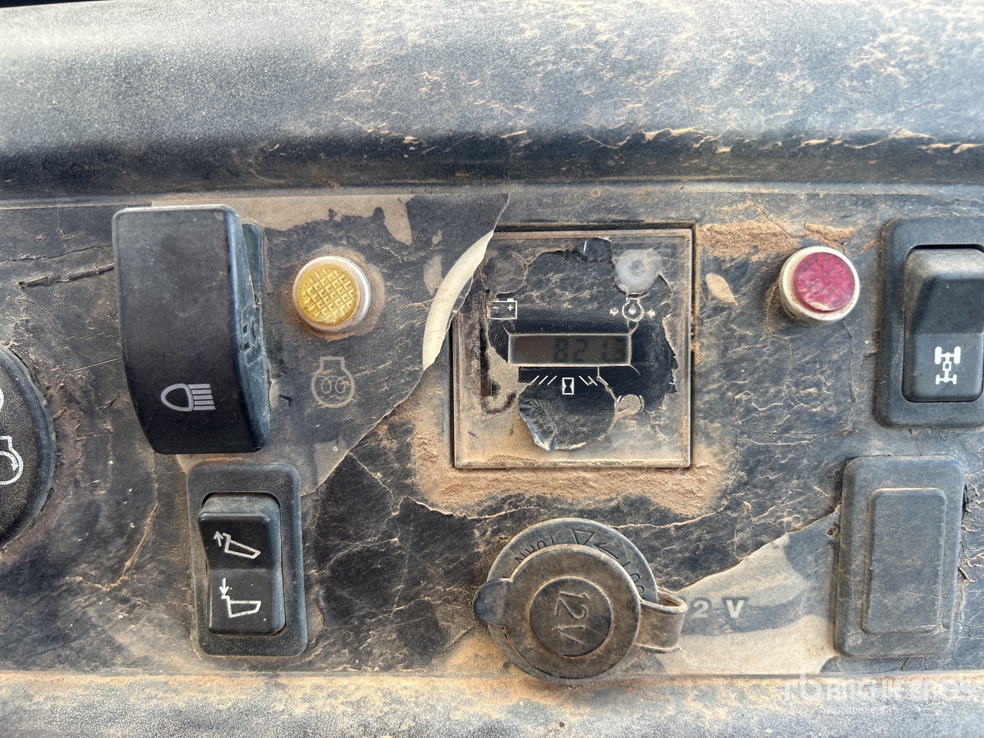 General Appearance with Hour Meter / Odometer