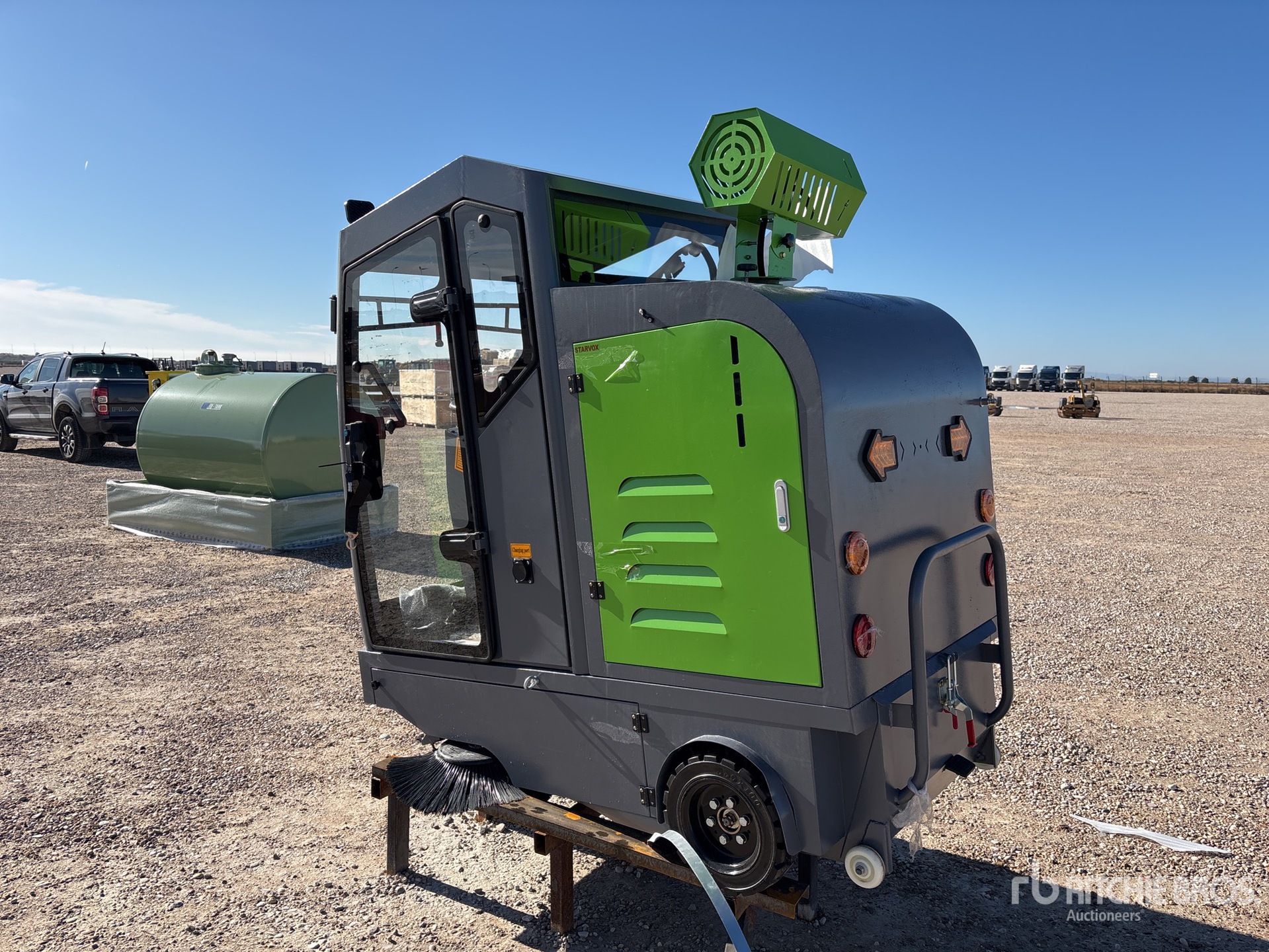 General Appearance with Picture, Right Front Corner