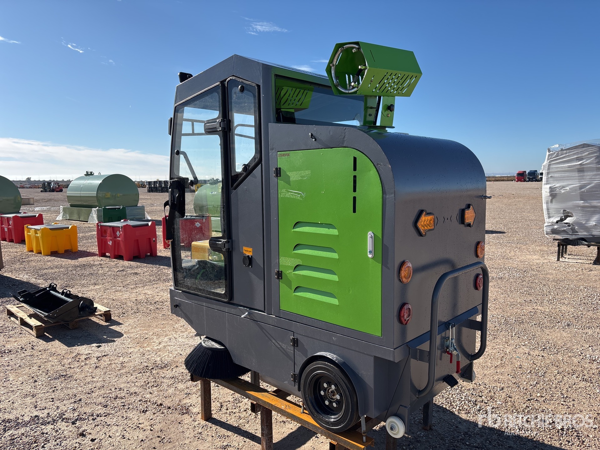 General Appearance with Picture, Right Front Corner