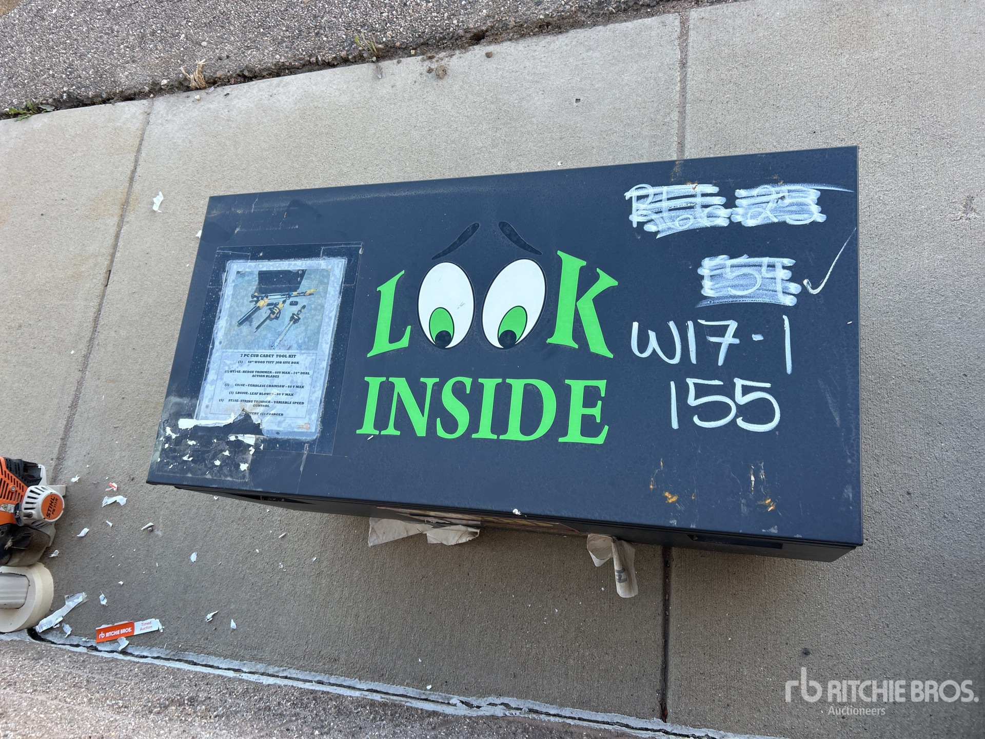 General Appearance with Featured Photo