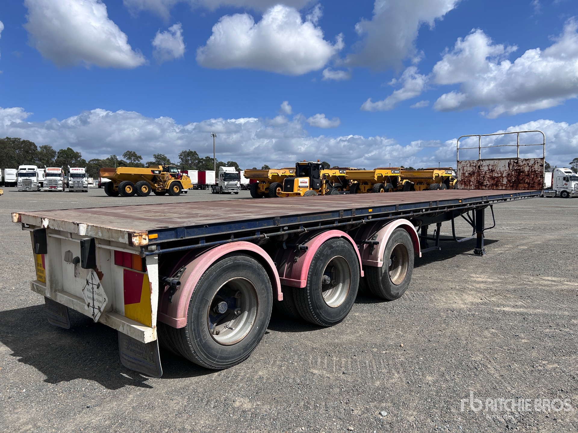 General Appearance with Bild, Ecke hinten links