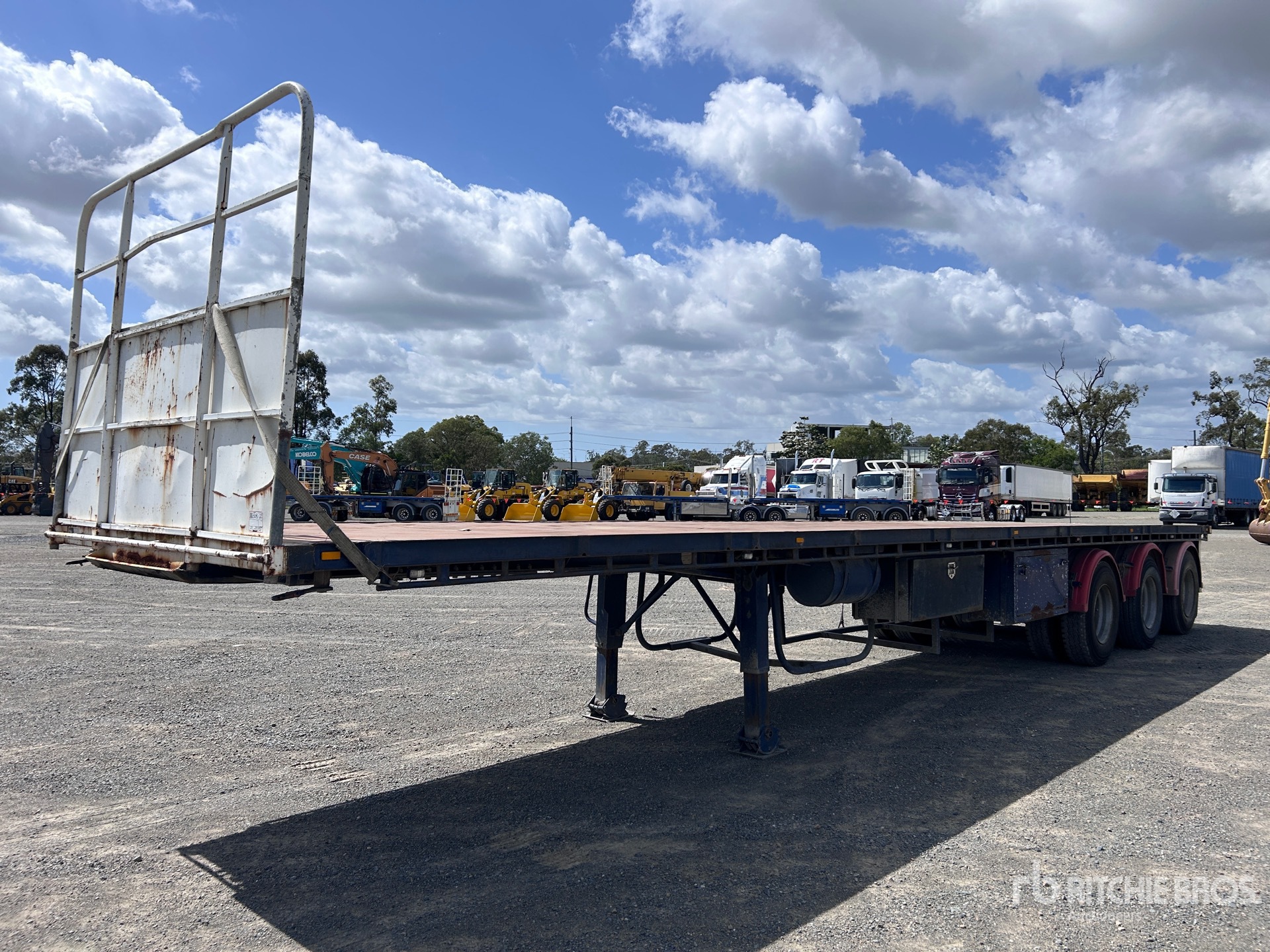 General Appearance with Bild, Ecke vorne rechts