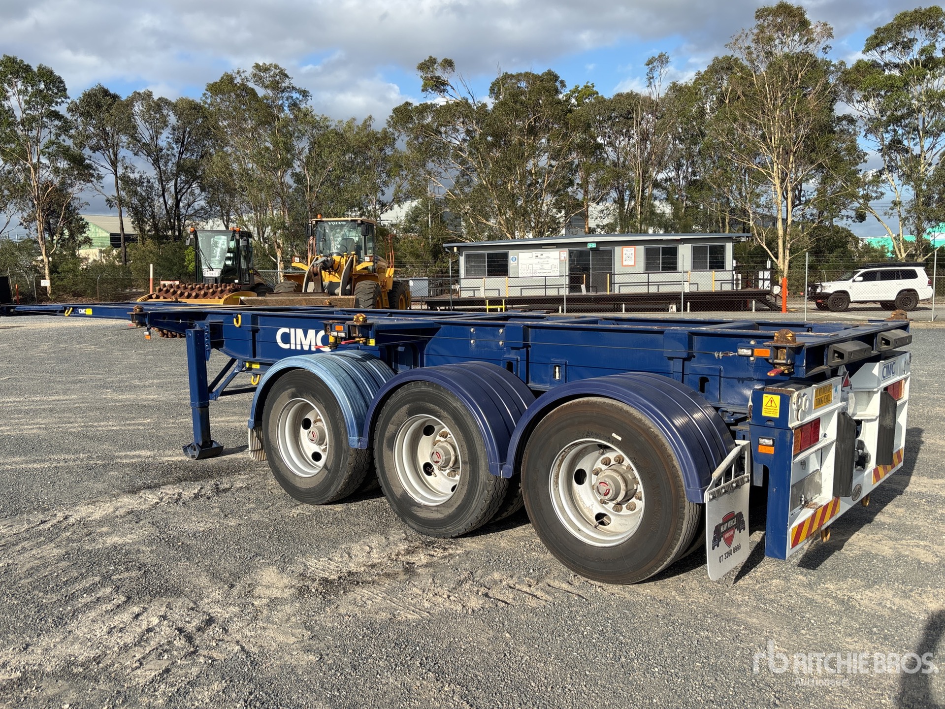 Aspect général with Image, coin arrière droit