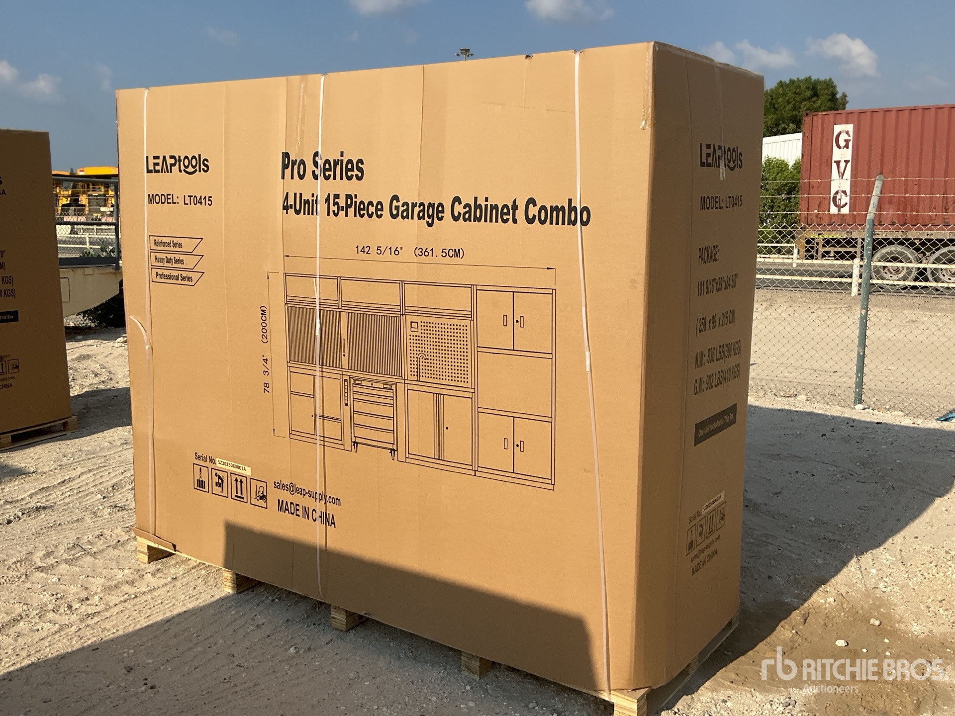 General Appearance with Bild, Ecke vorne rechts