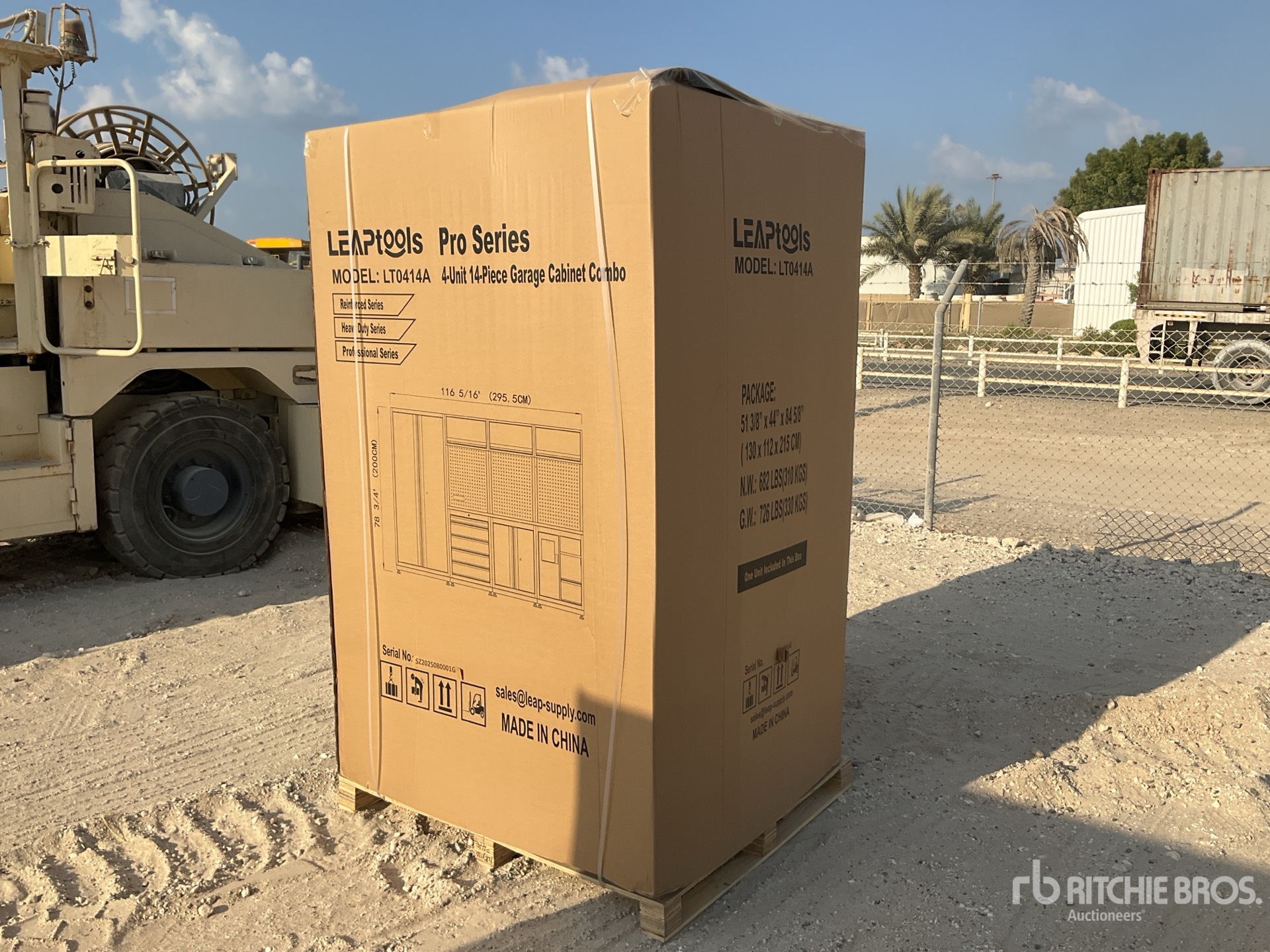 General Appearance with Bild, Ecke vorne rechts