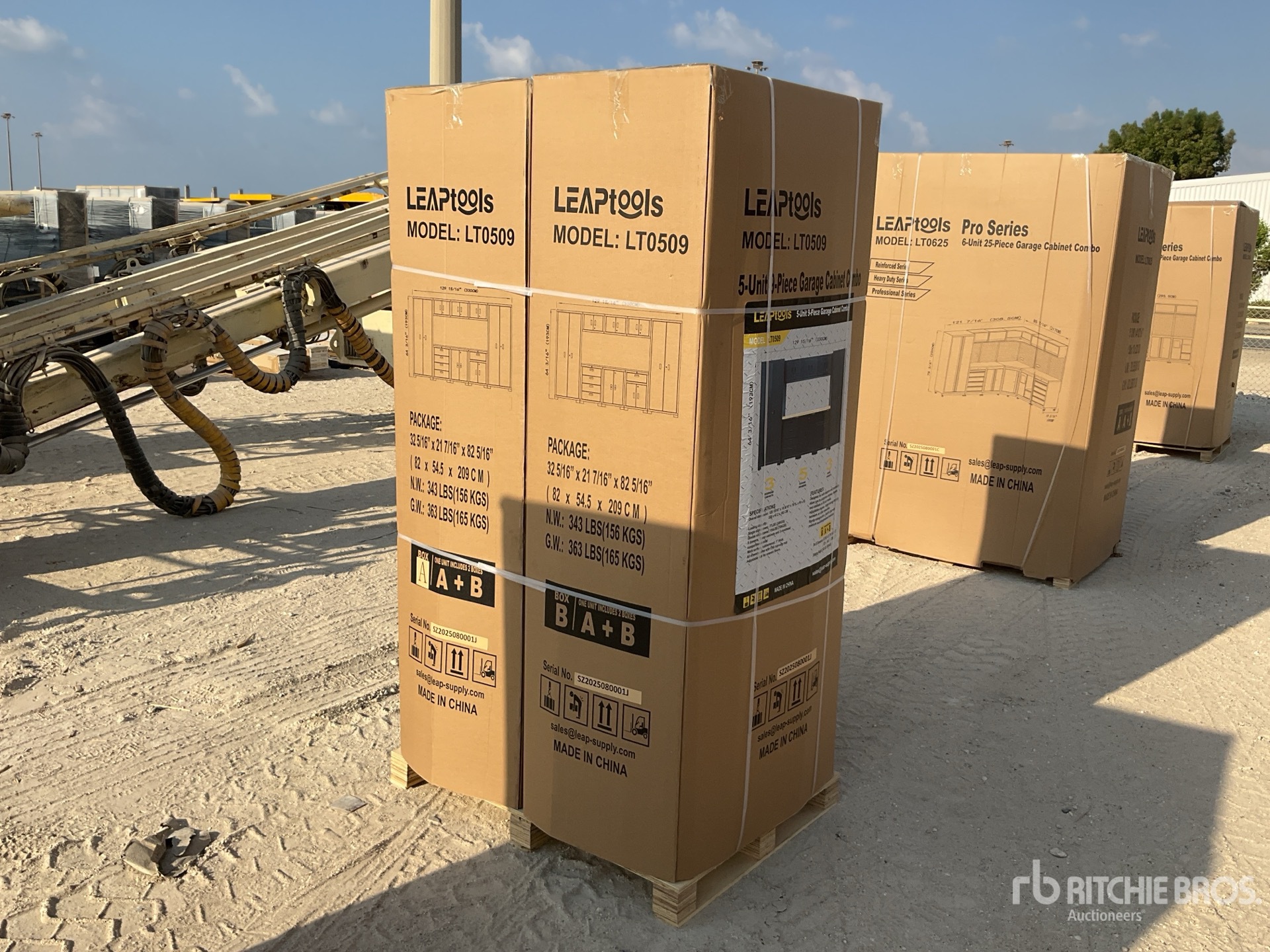 General Appearance with Bild, Ecke hinten links