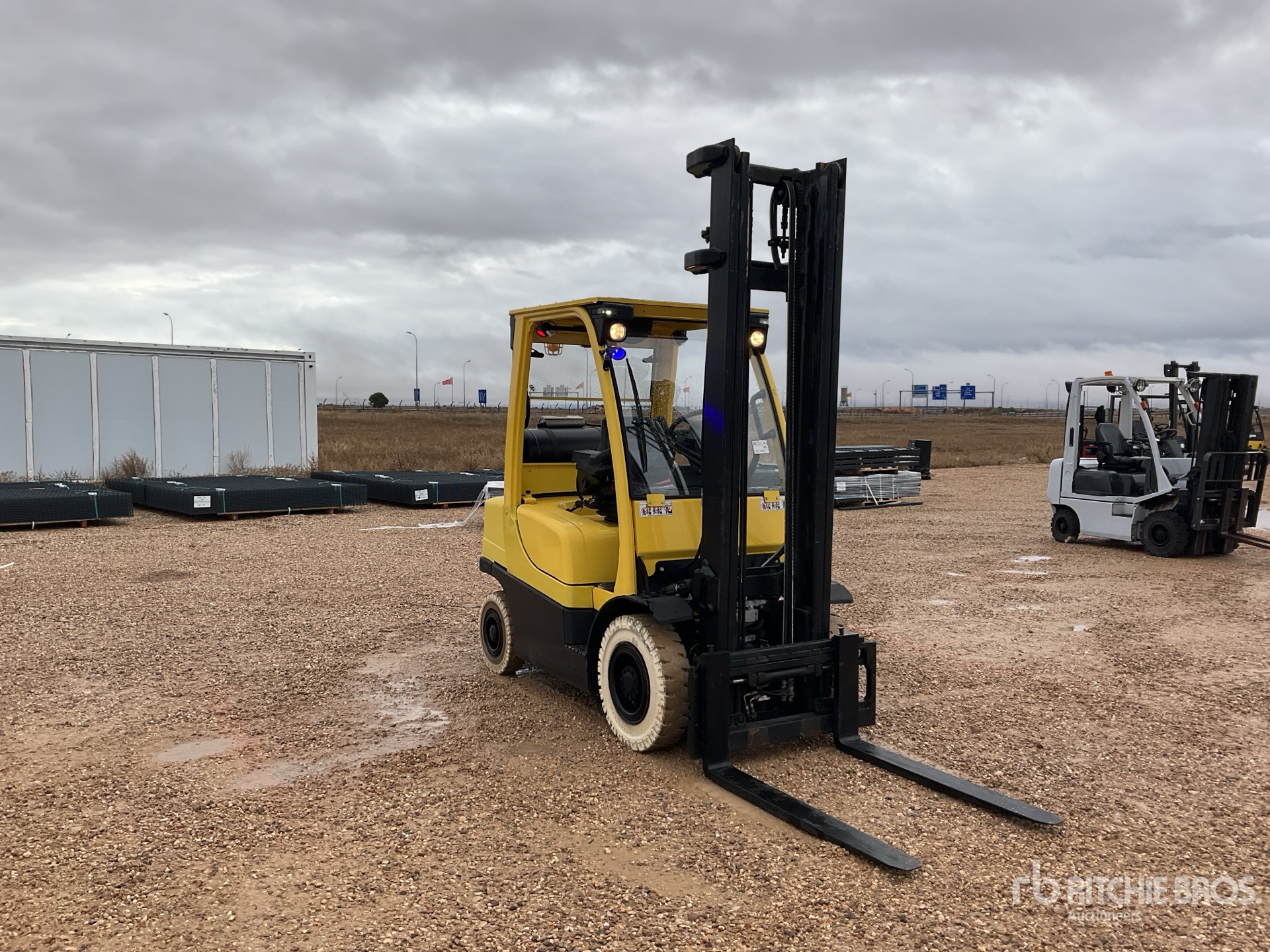 General Appearance with Picture, Right Front Corner