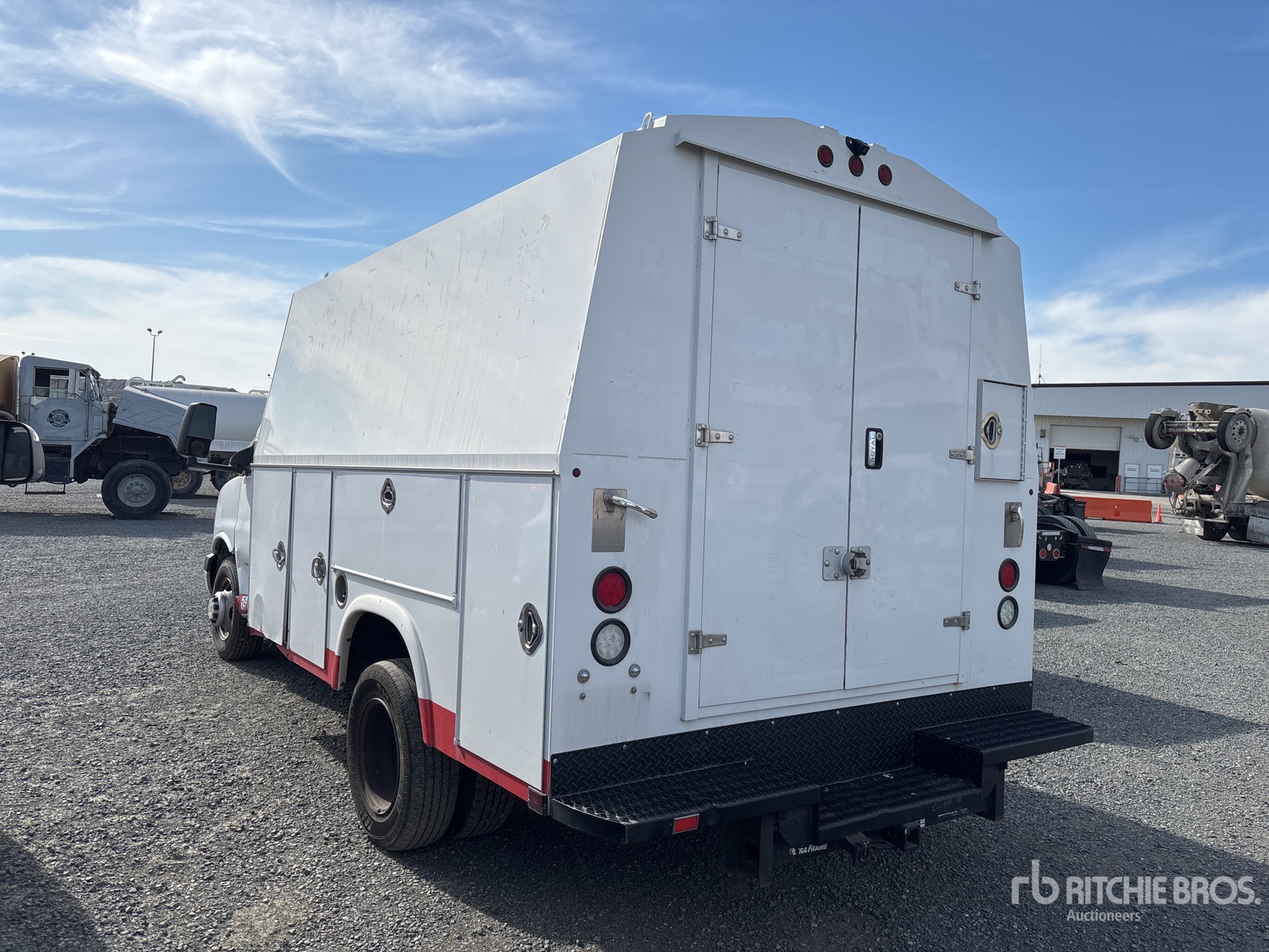 General Appearance with Picture, Left Rear Corner