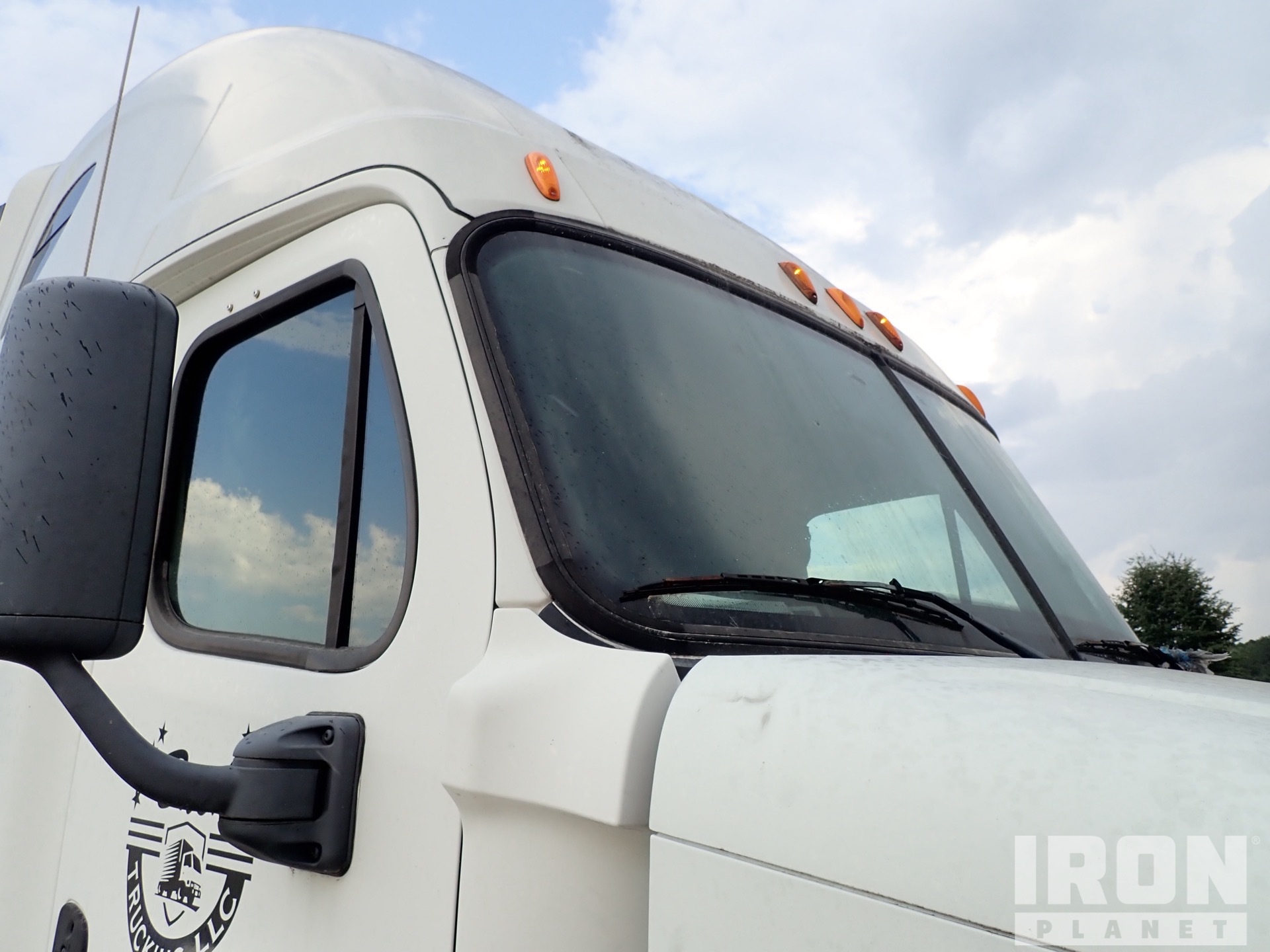 2011 Freightliner CASCADIA 125