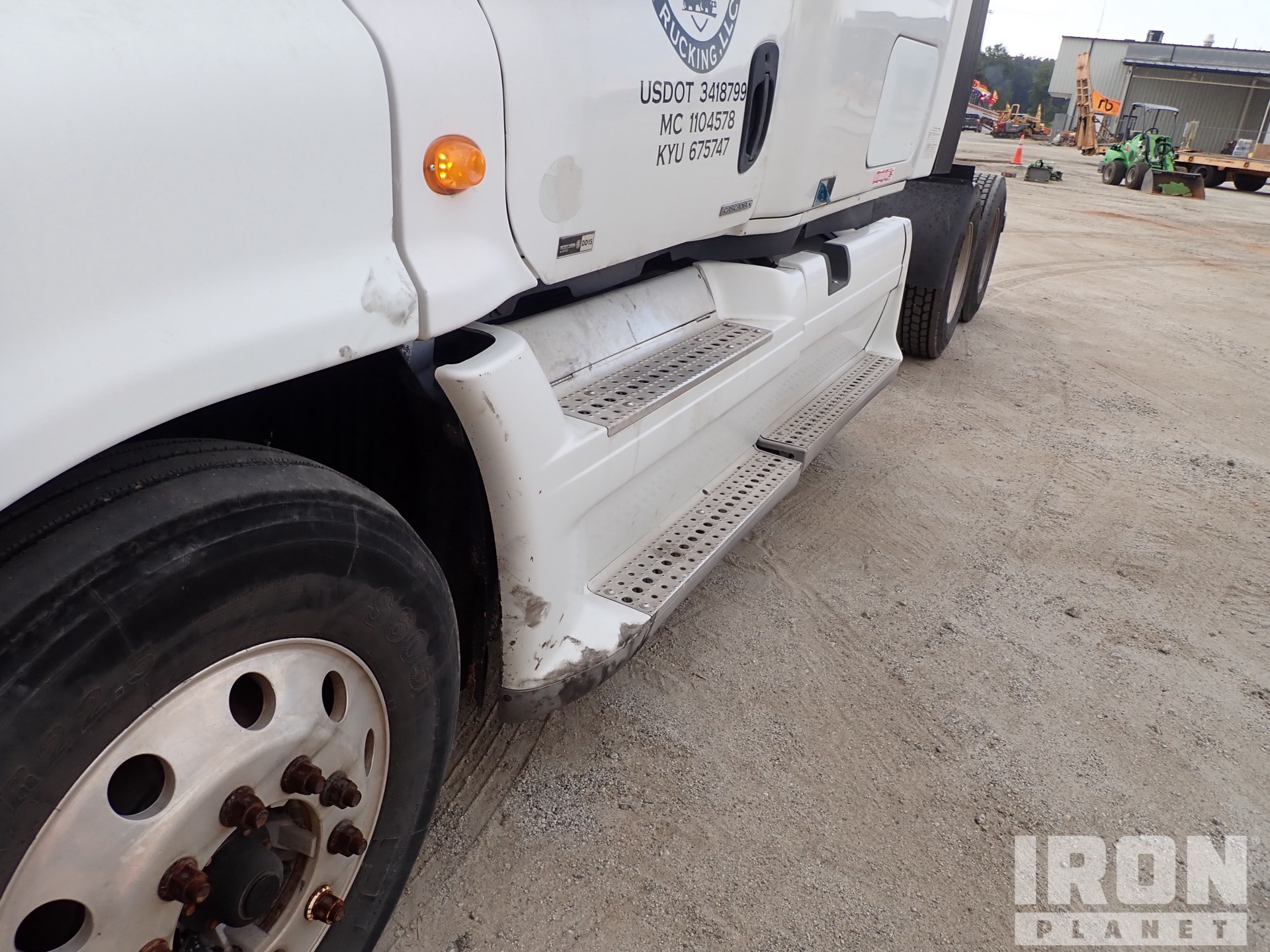 2011 Freightliner CASCADIA 125