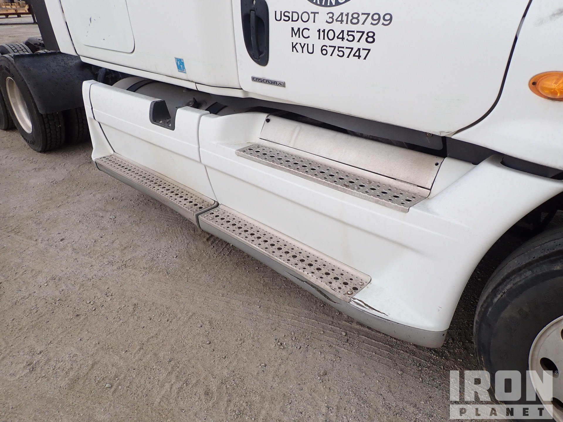 2011 Freightliner CASCADIA 125