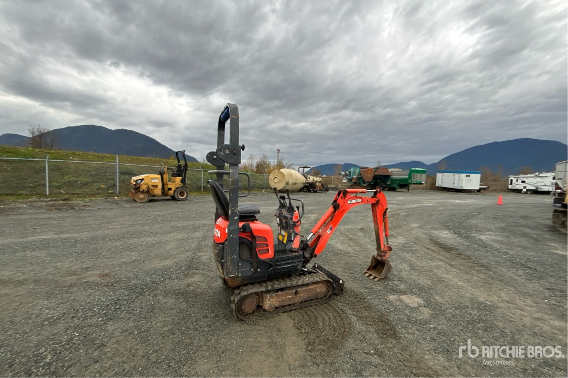 General Appearance with Foto, angolo anteriore sinistro