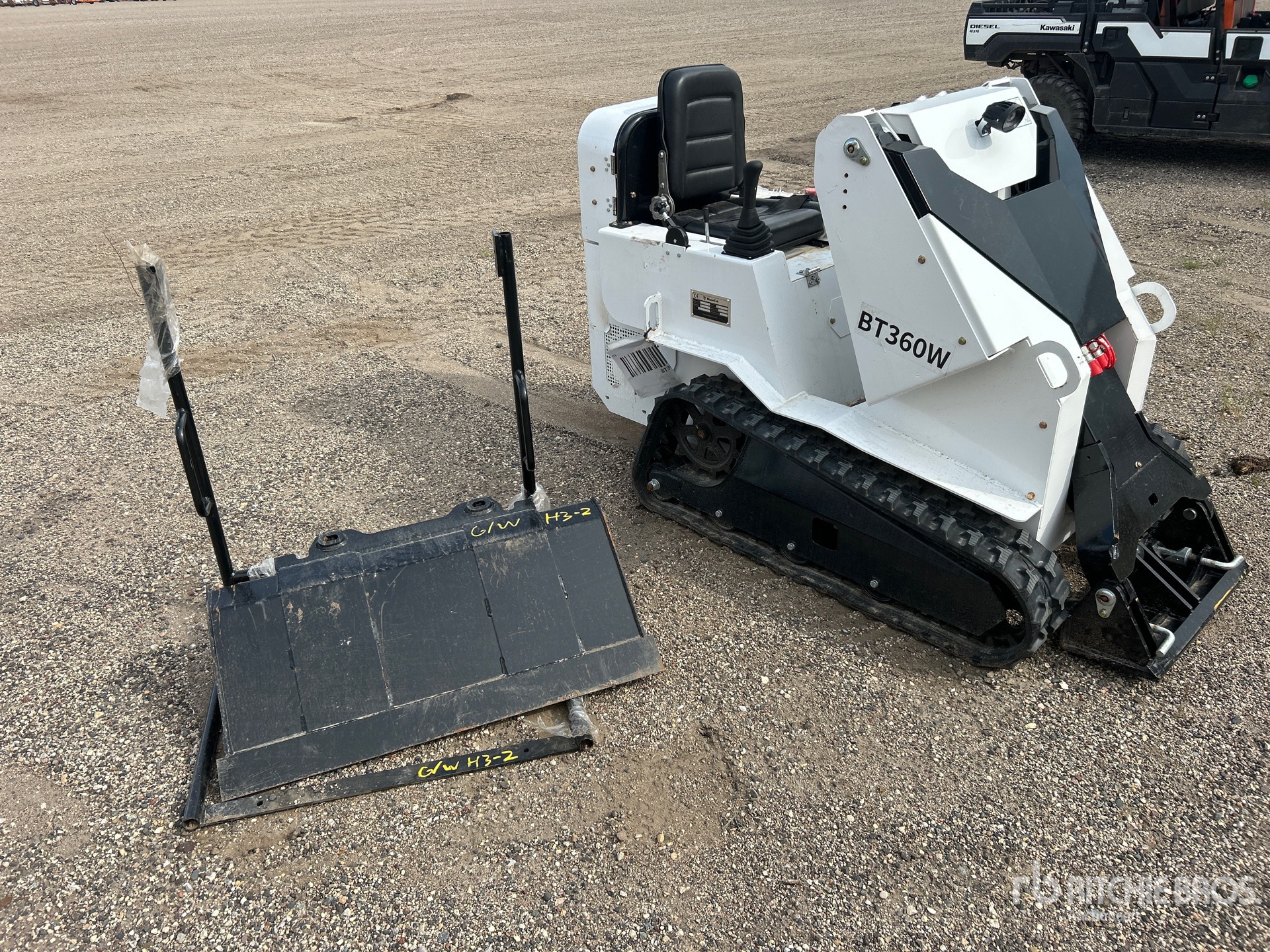 General Appearance with Picture, Right Front Corner