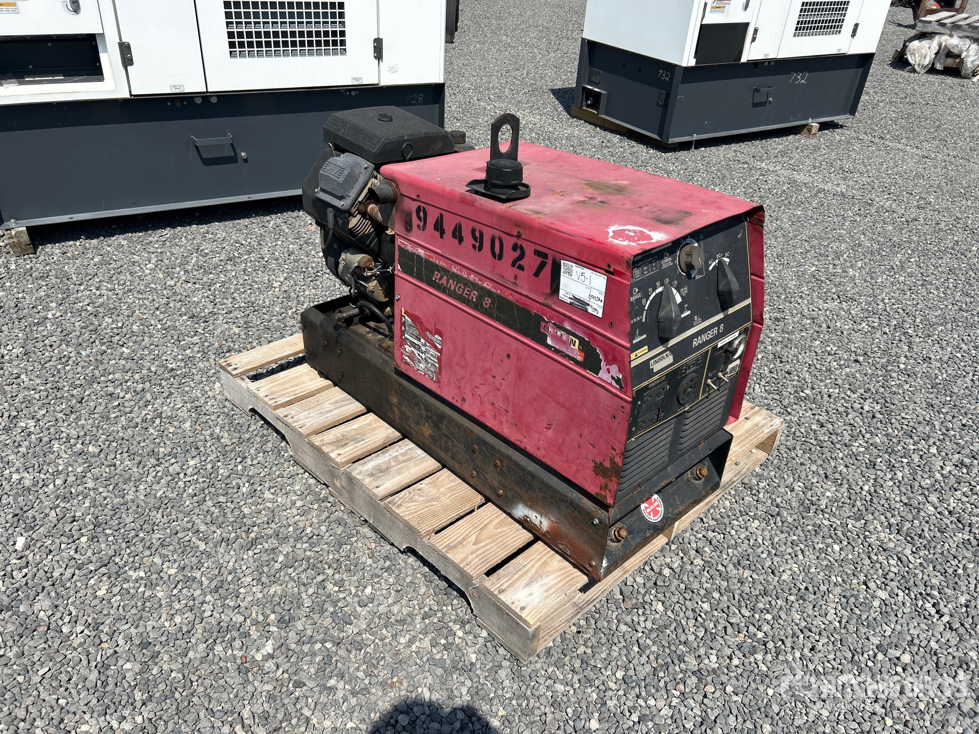 General Appearance with Picture, Right Front Corner