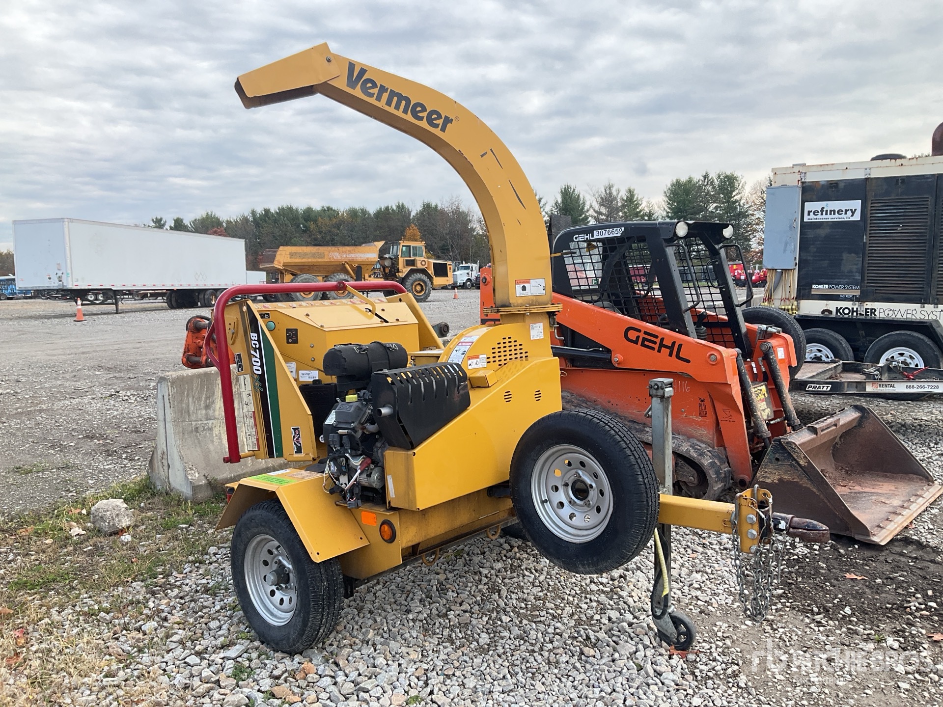 General Appearance with Picture, Right Front Corner