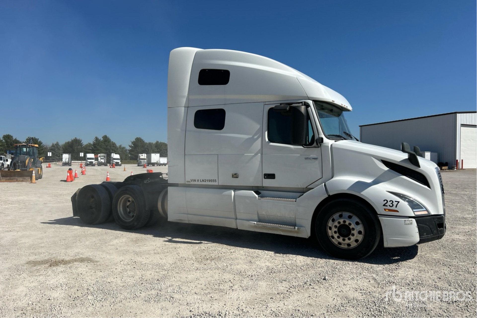 General Appearance with Picture, Right Front Corner