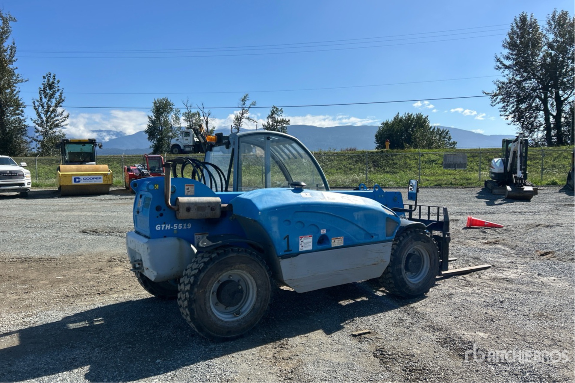 General Appearance with Picture, Right Rear Corner