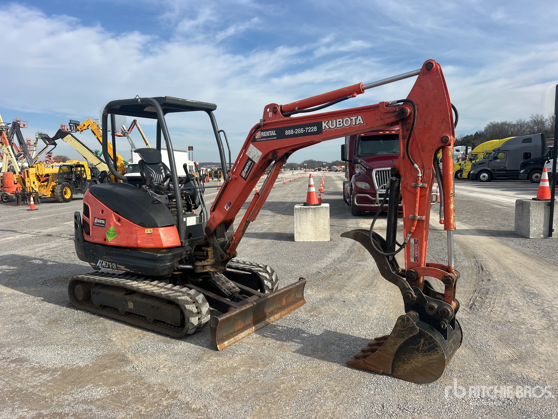 General Appearance with Picture, Right Front Corner