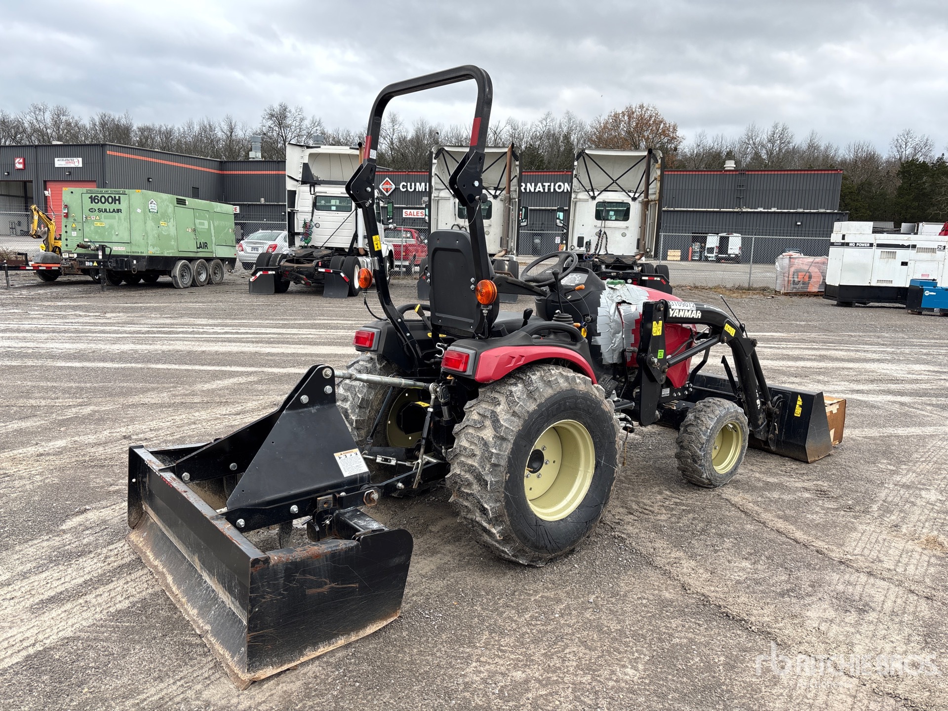 General Appearance with Picture, Right Rear Corner