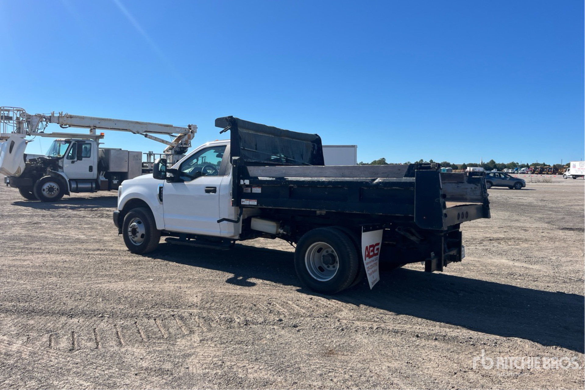 General Appearance with Bild, Ecke hinten links