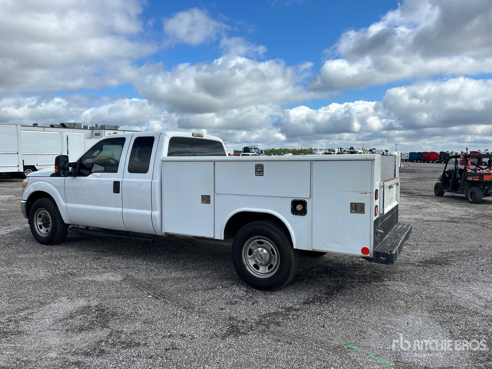 General Appearance with Bild, Ecke hinten links