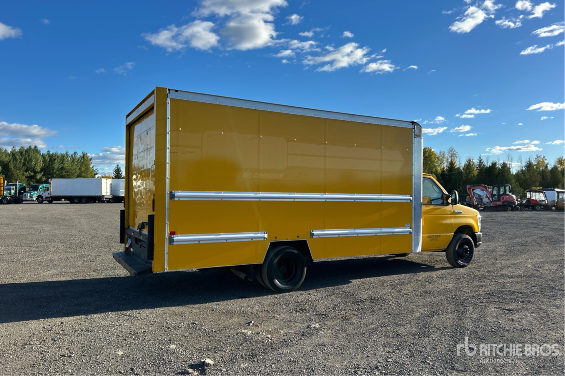 General Appearance with Picture, Right Rear Corner