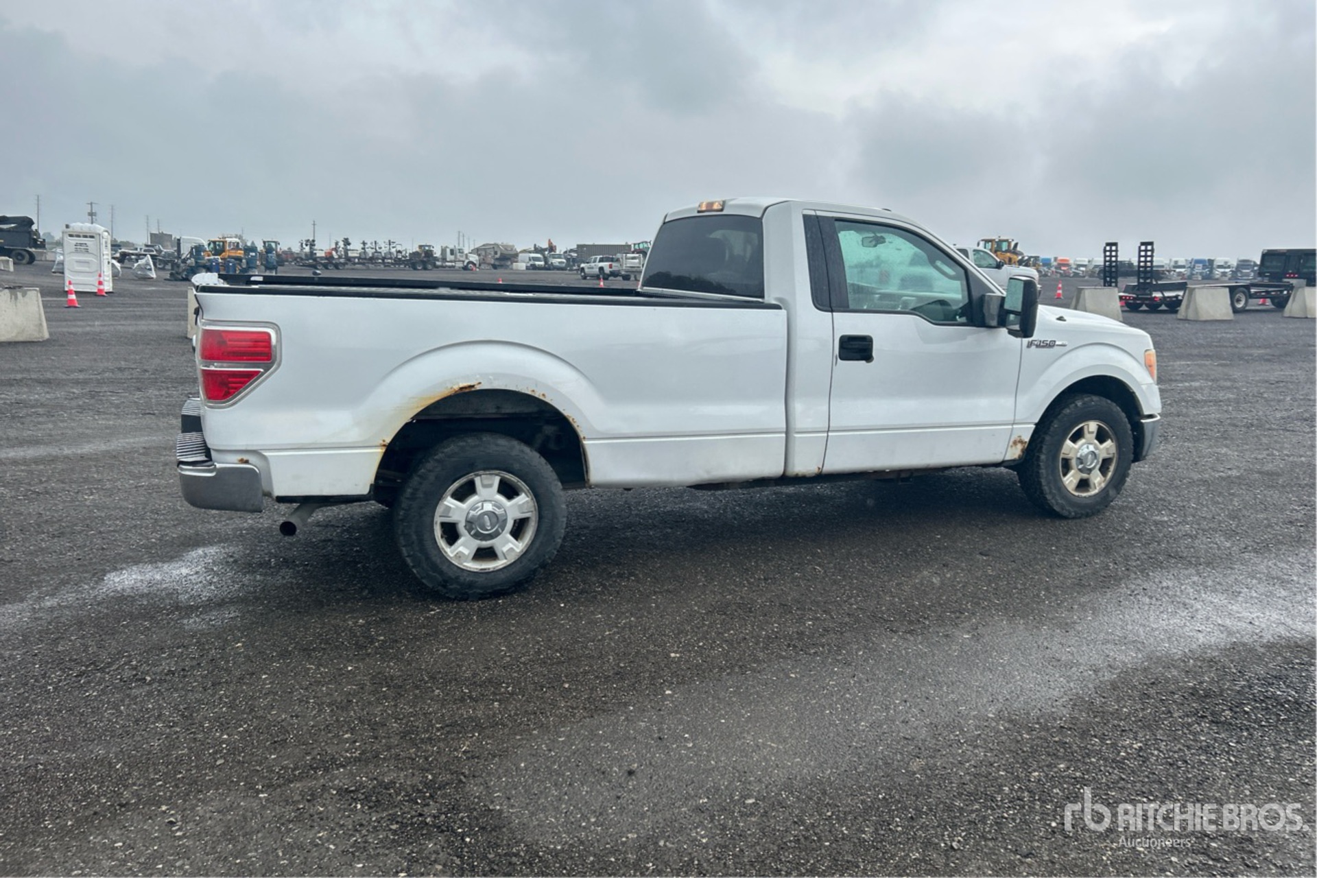 General Appearance with Picture, Right Rear Corner