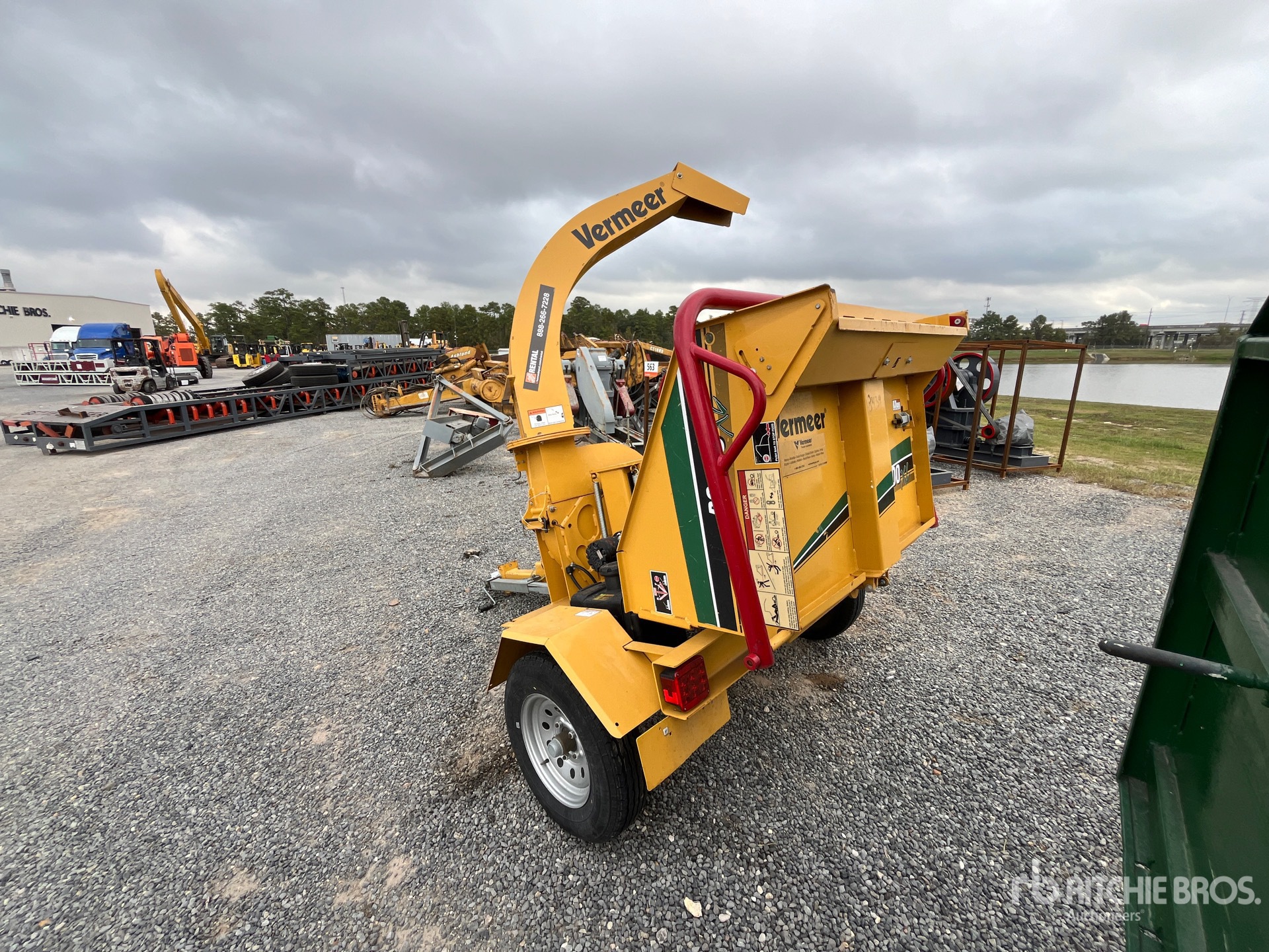 General Appearance with Bild, Ecke hinten links