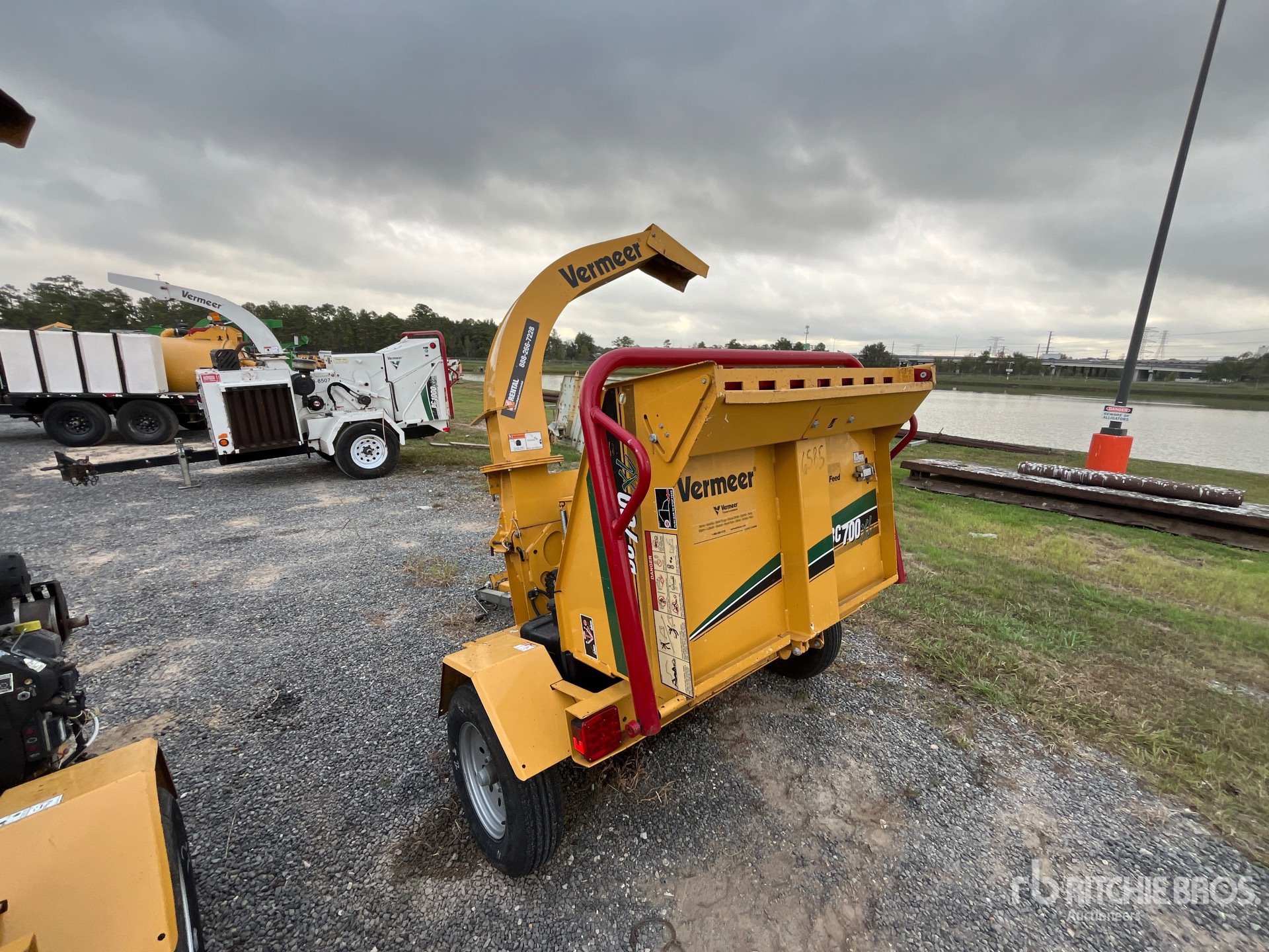 General Appearance with Bild, Ecke hinten links