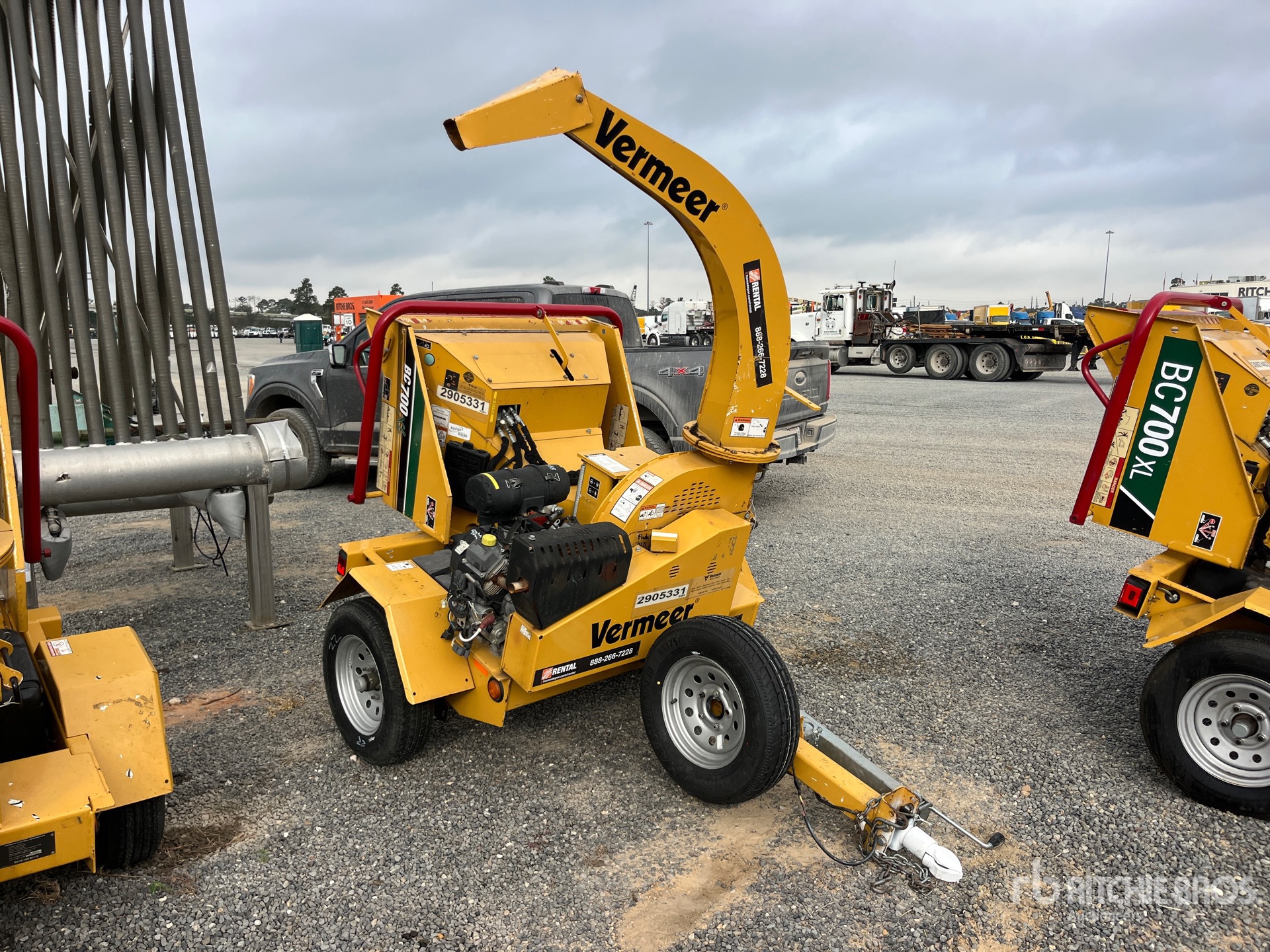 General Appearance with Bild, Ecke vorne rechts