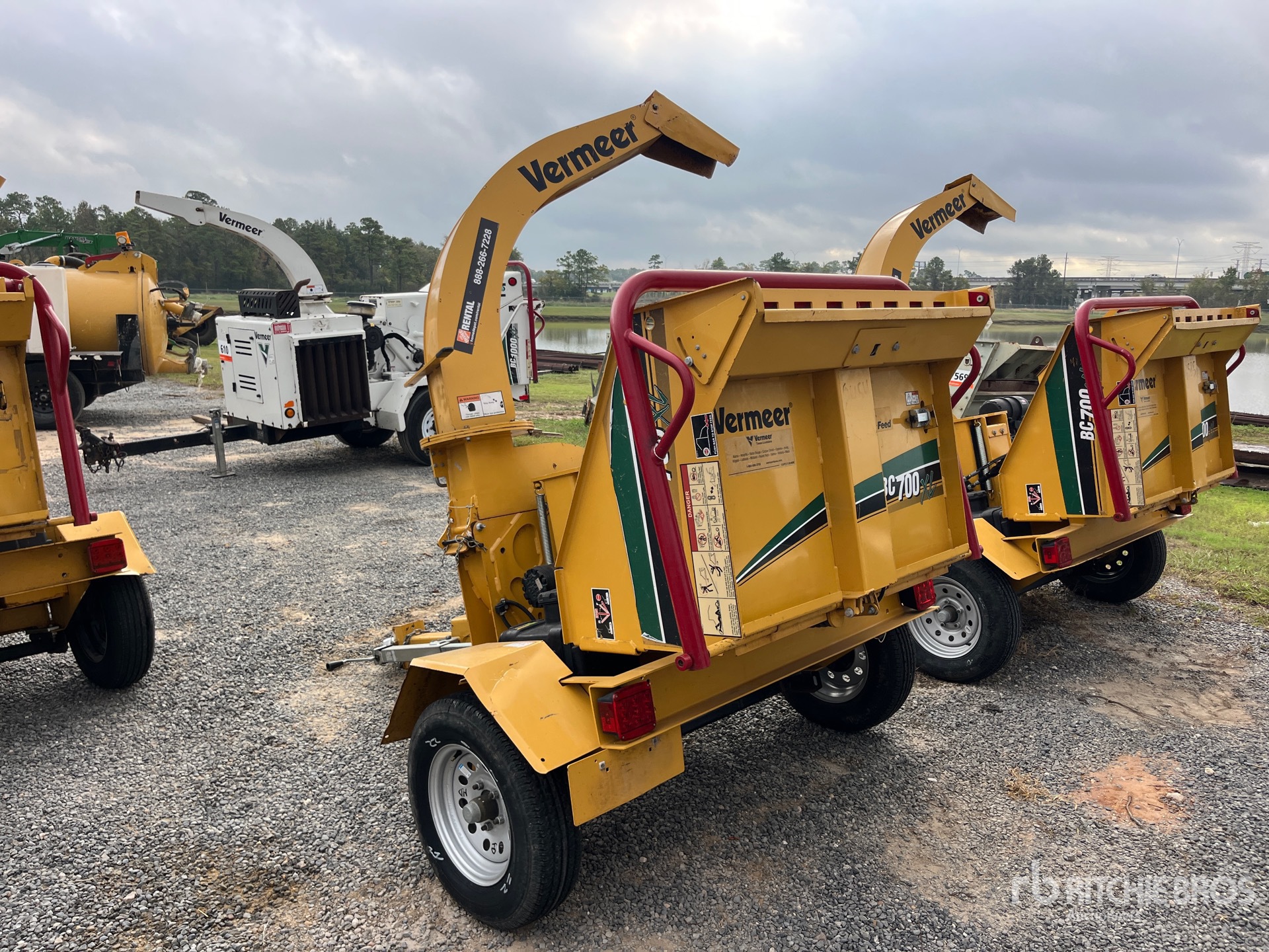 General Appearance with Bild, Ecke hinten links