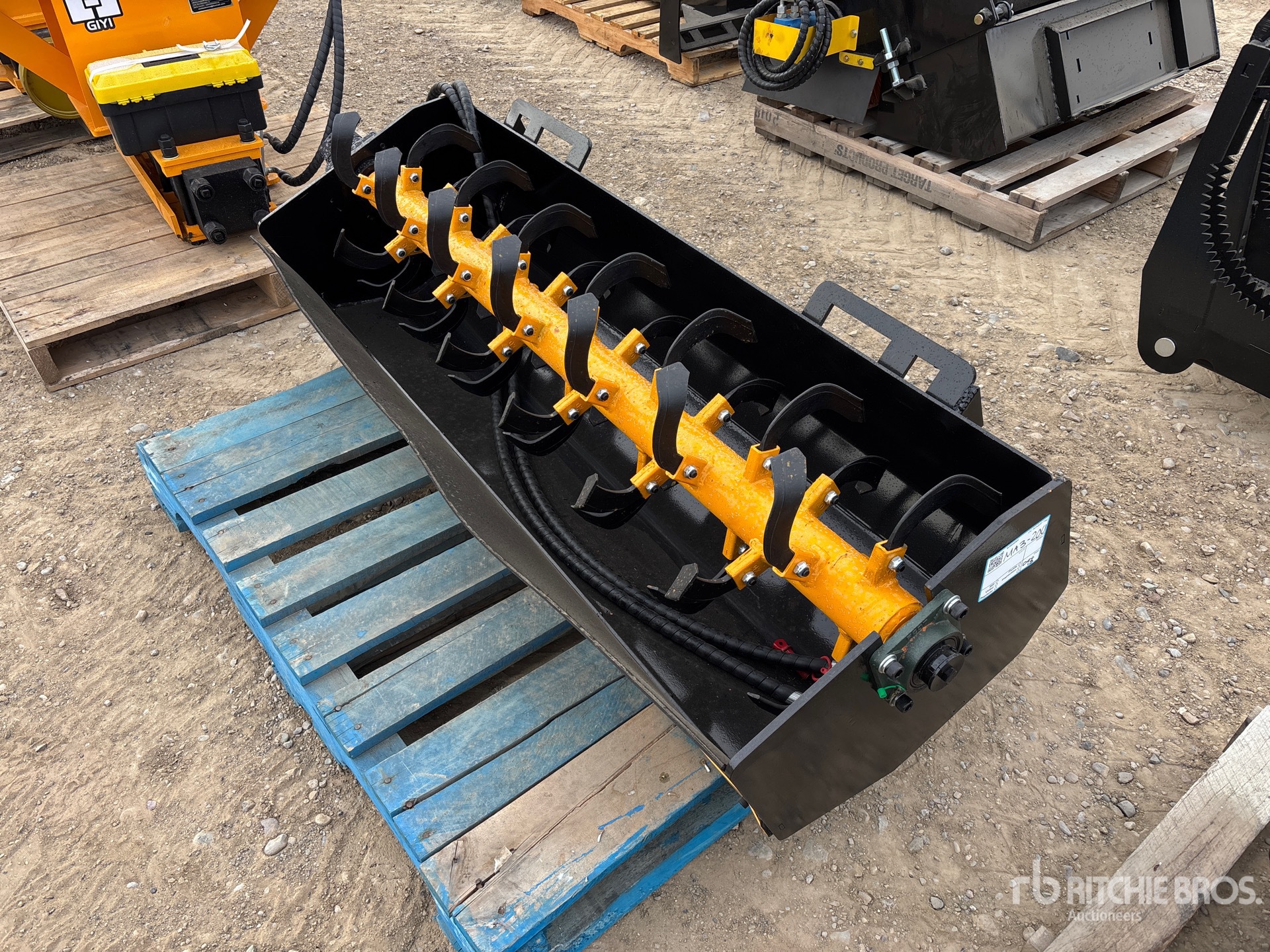 General Appearance with Bild, Ecke vorne links