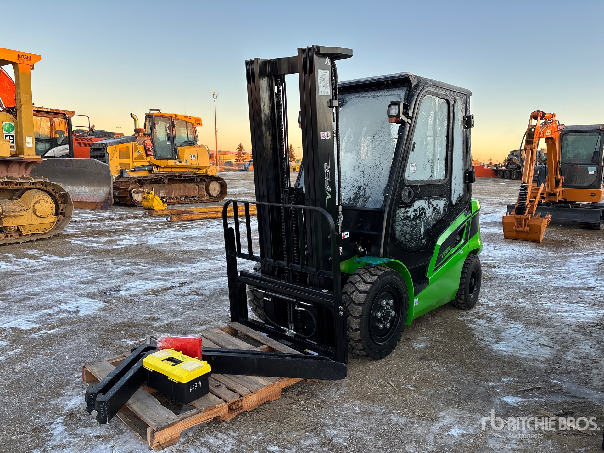 General Appearance with Picture, Left Front Corner