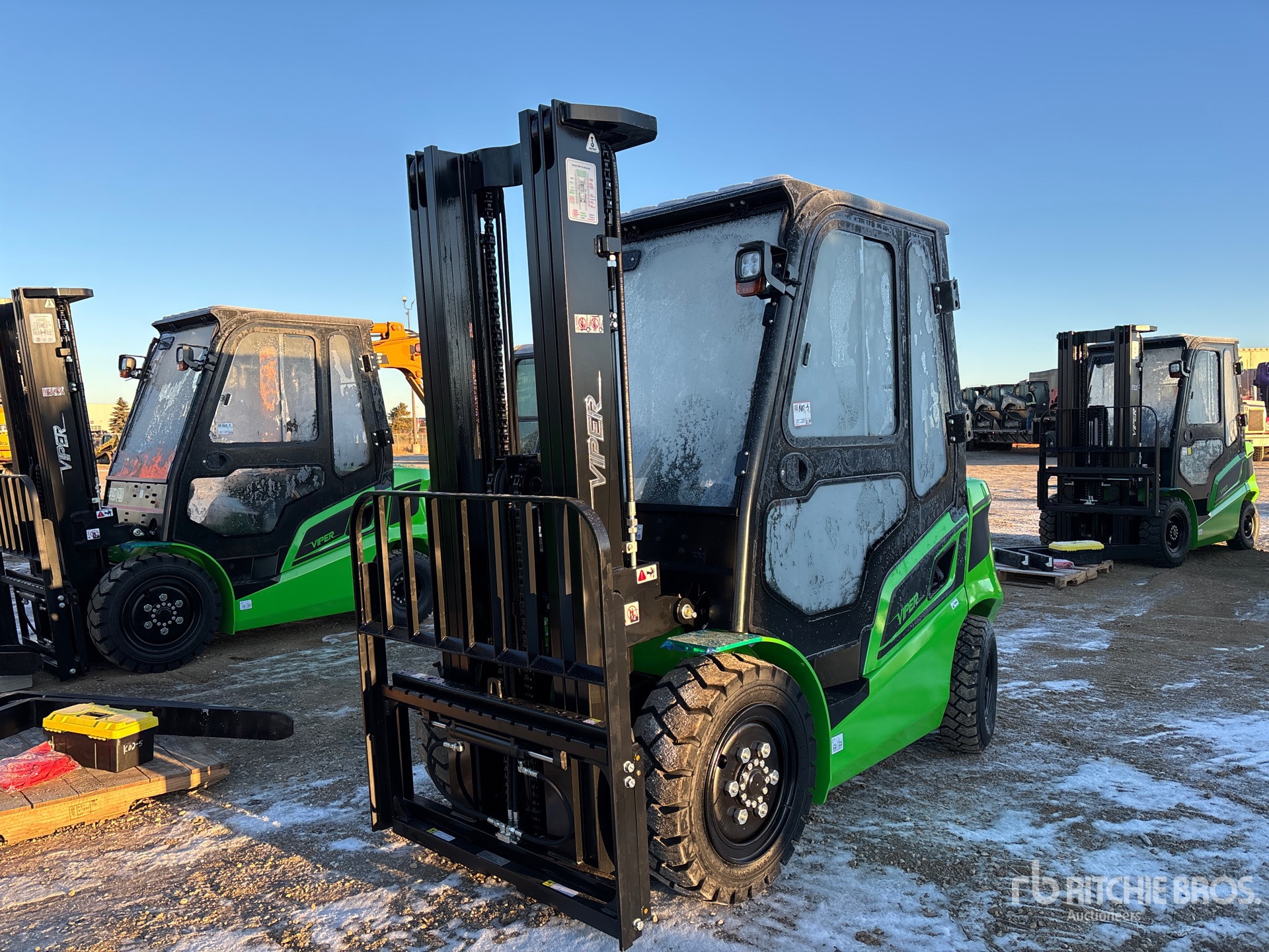 General Appearance with Picture, Left Front Corner