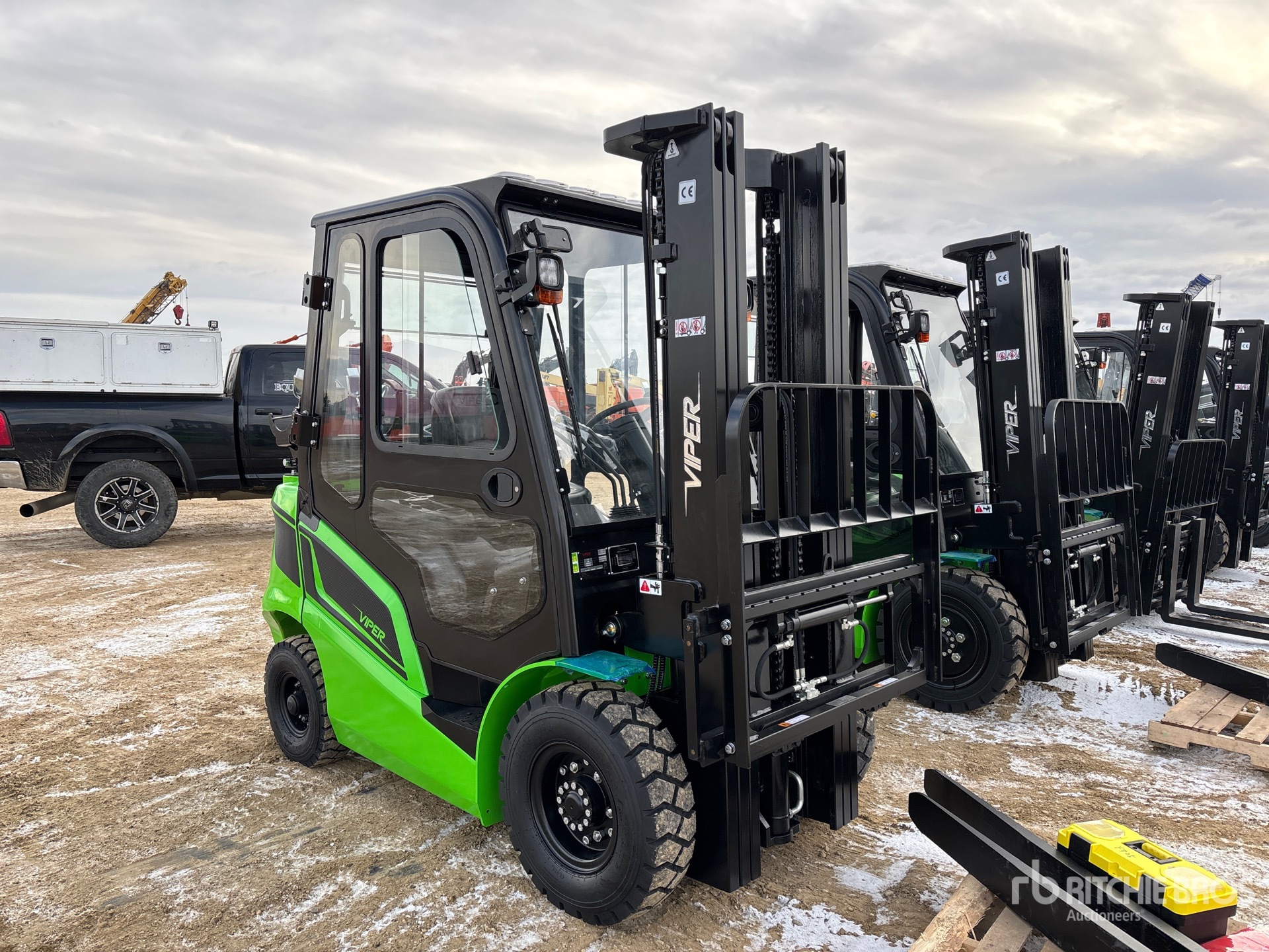 General Appearance with Picture, Right Front Corner