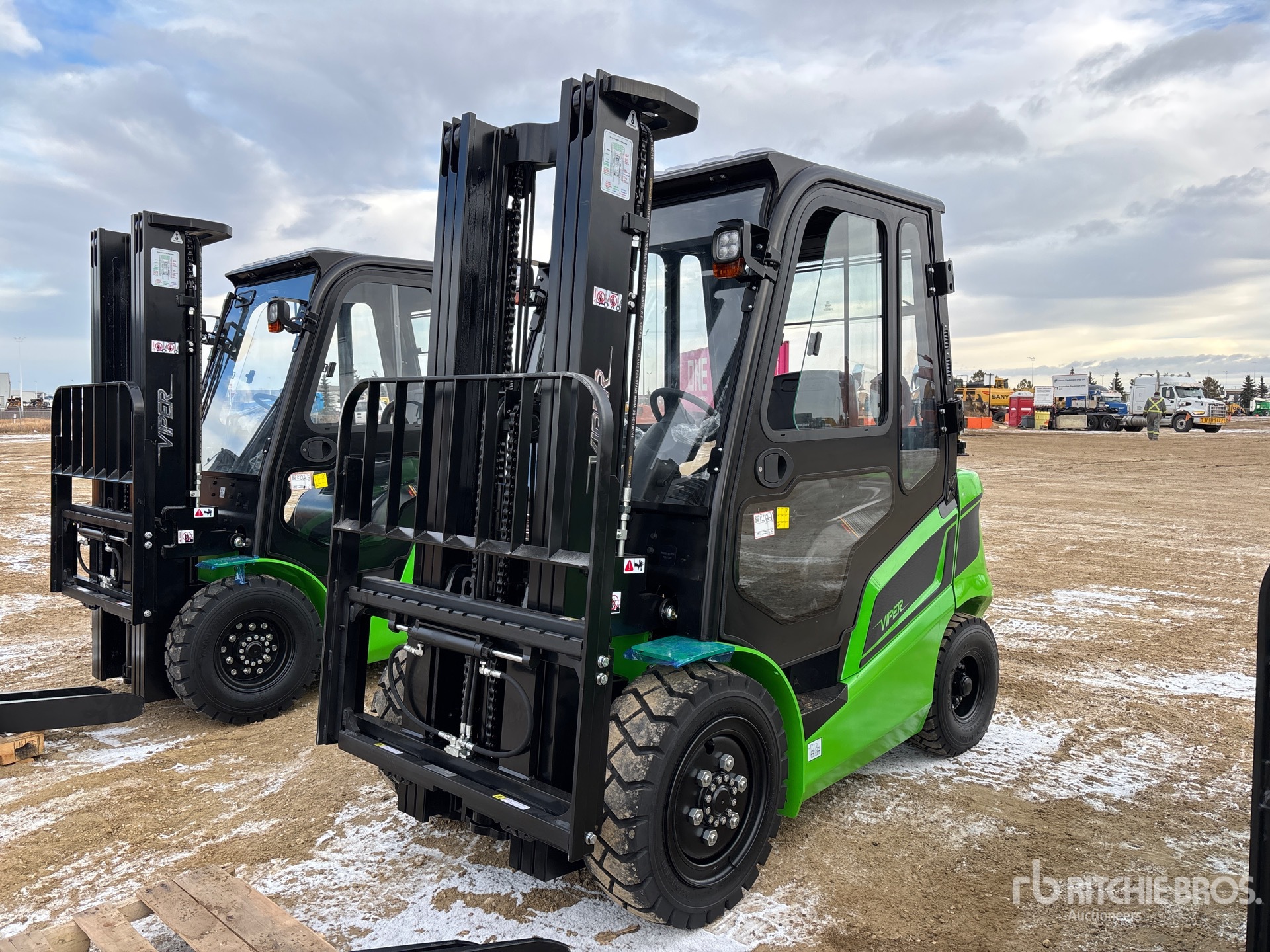 General Appearance with Foto, angolo anteriore sinistro