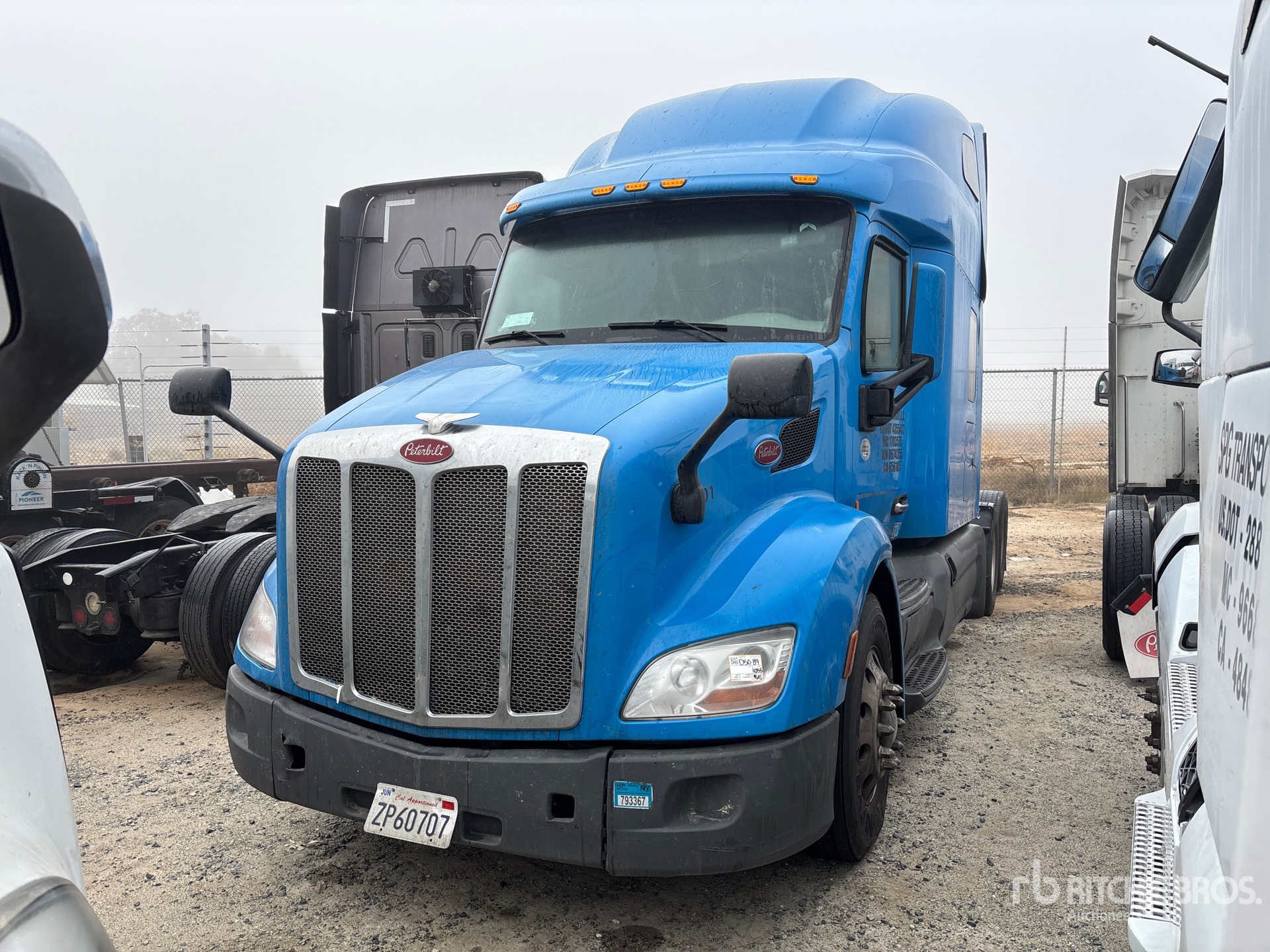 Aspect général with Image, coin avant gauche