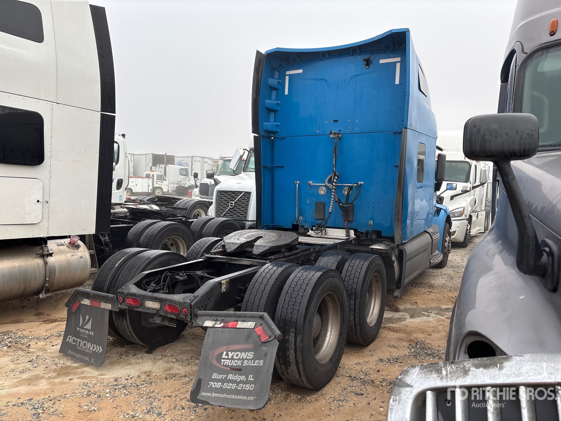 Aspect général with Image, coin arrière droit