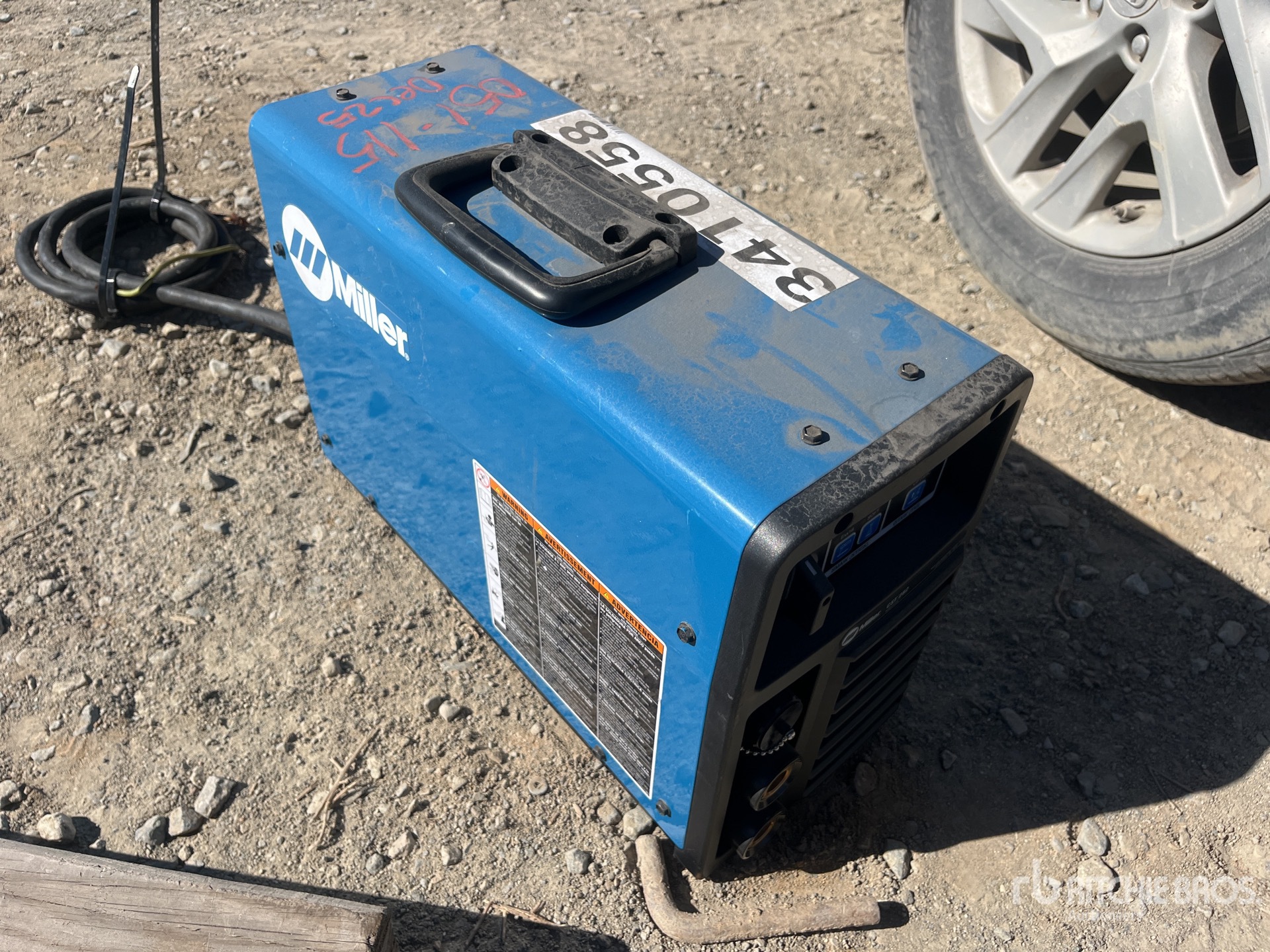 General Appearance with Bild, Ecke vorne rechts