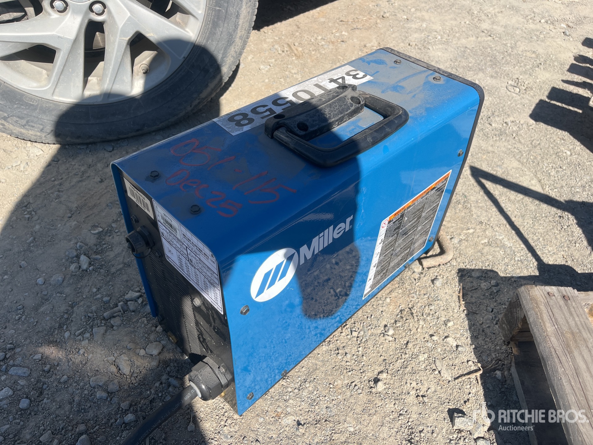 General Appearance with Bild, Ecke hinten rechts