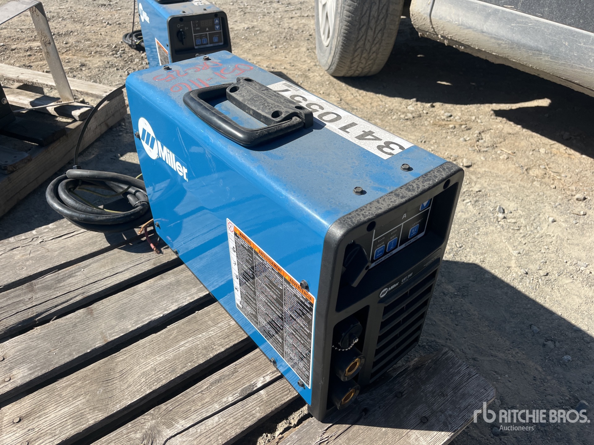 General Appearance with Bild, Ecke vorne rechts