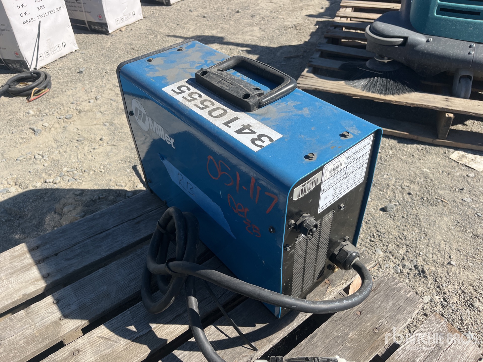 General Appearance with Bild, Ecke hinten links