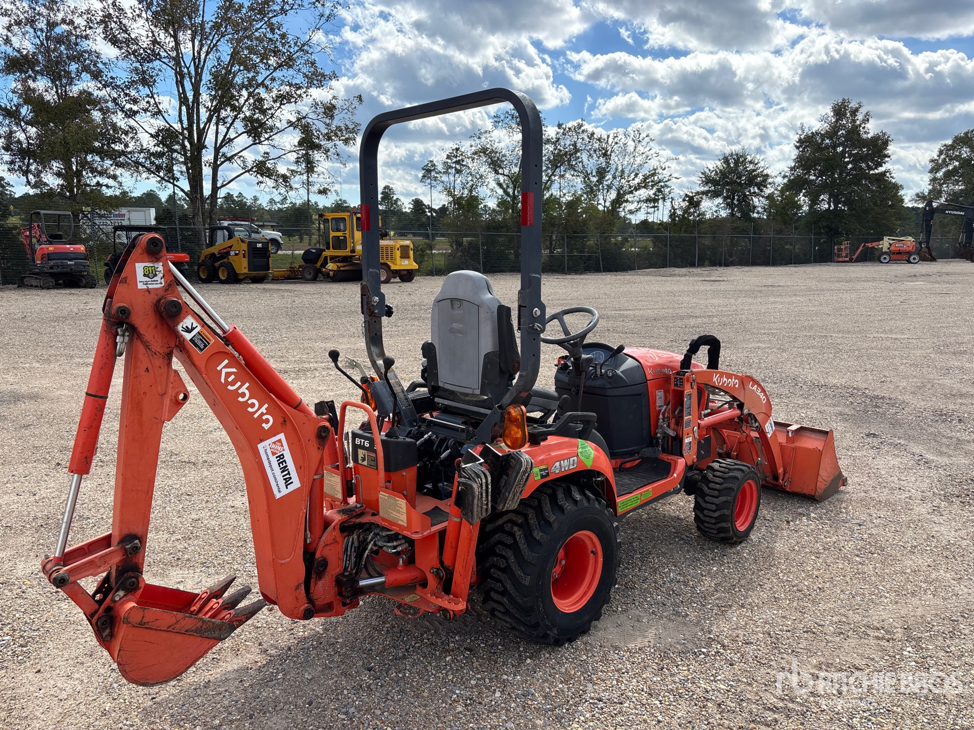 General Appearance with Foto, angolo anteriore sinistro