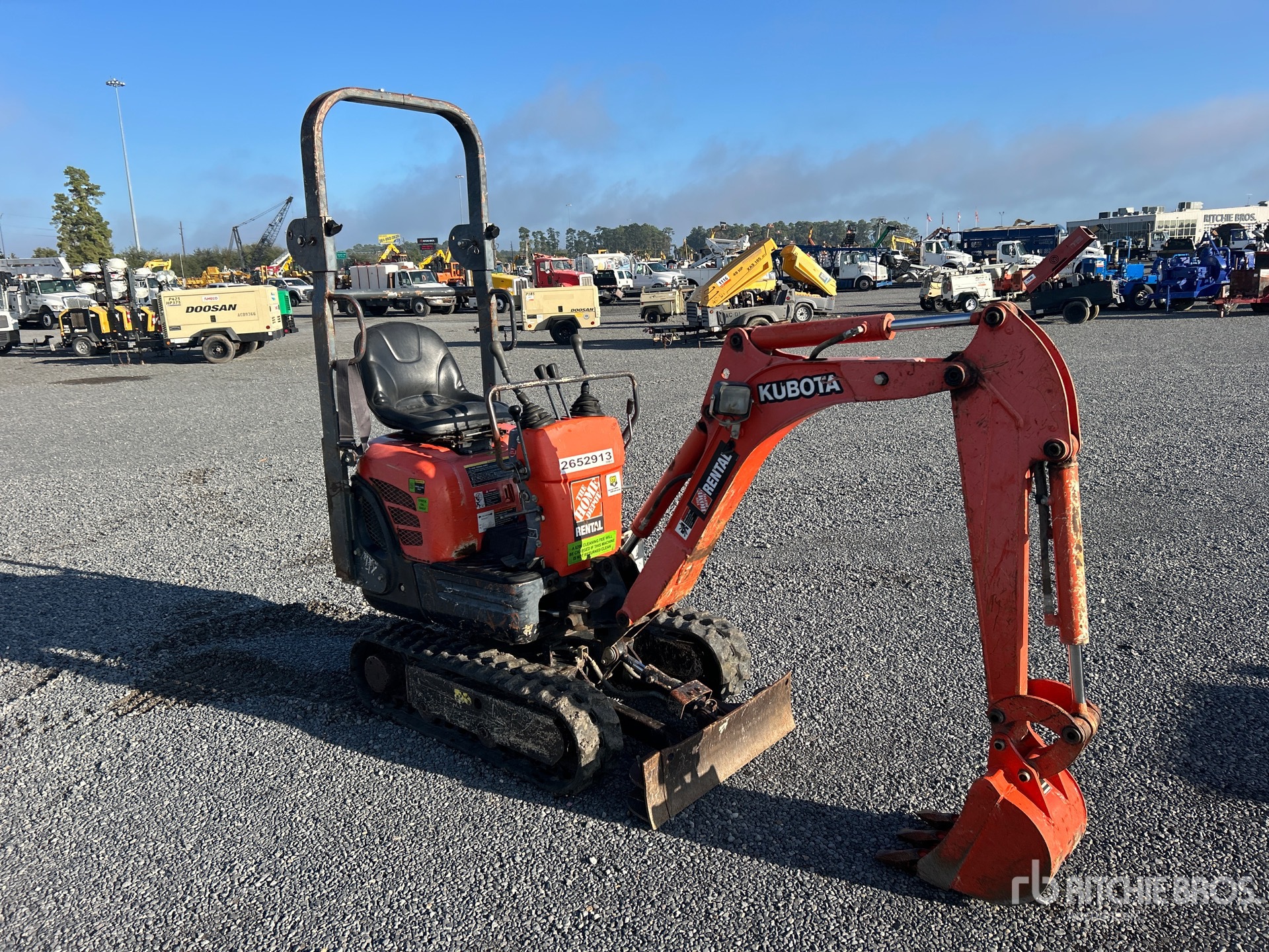 General Appearance with Picture, Right Front Corner