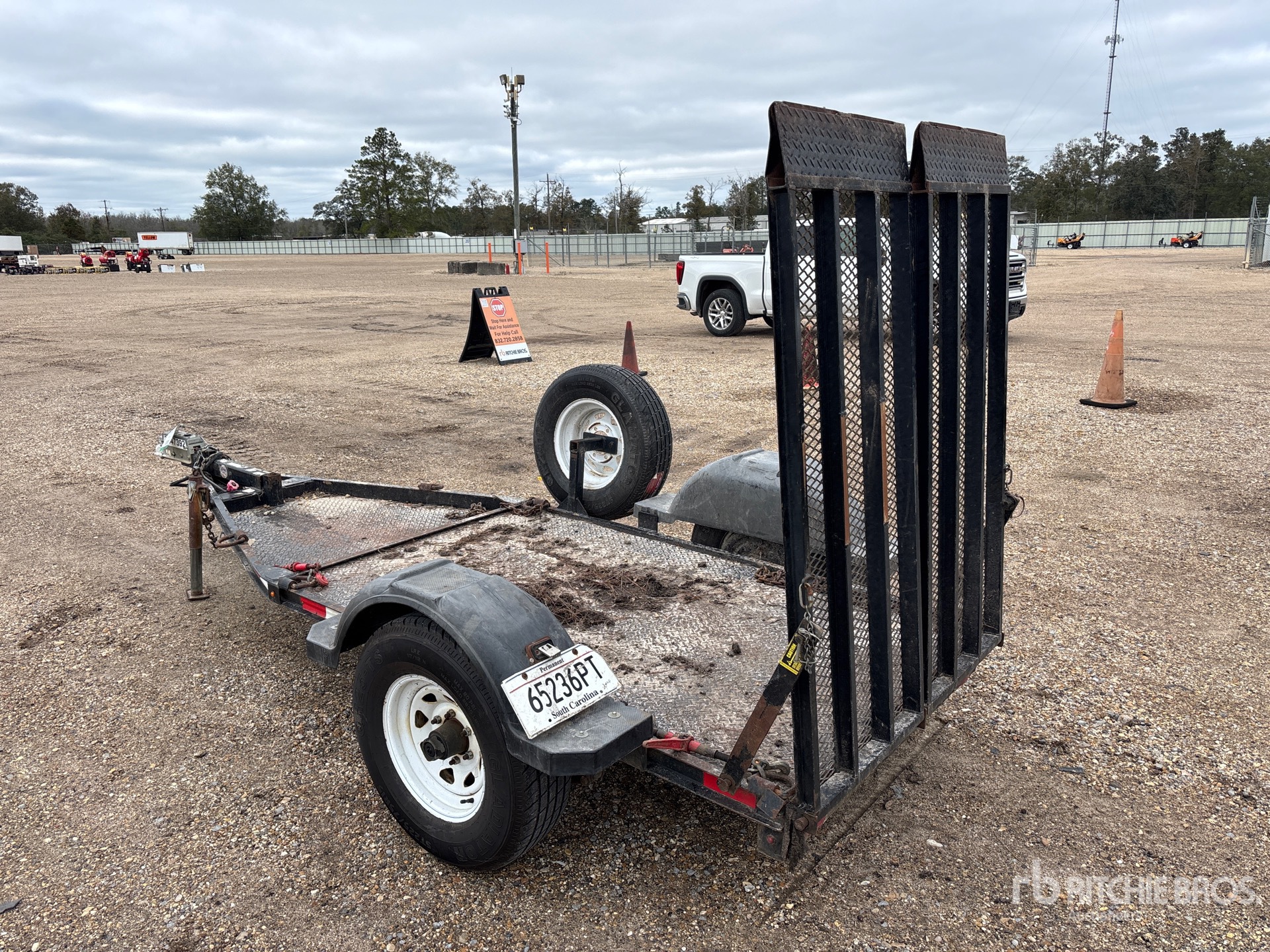 General Appearance with Picture, Left Rear Corner