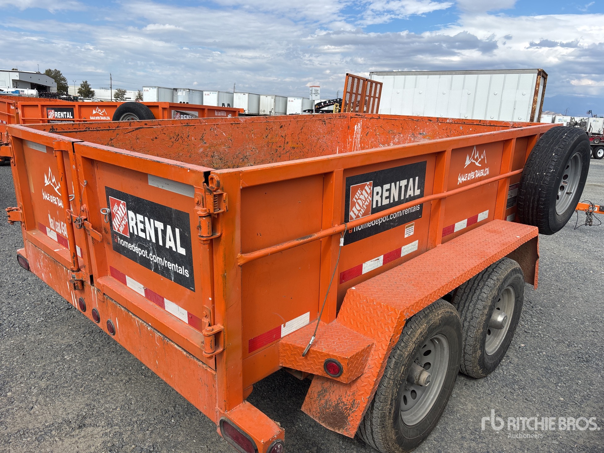 General Appearance with Picture, Right Rear Corner