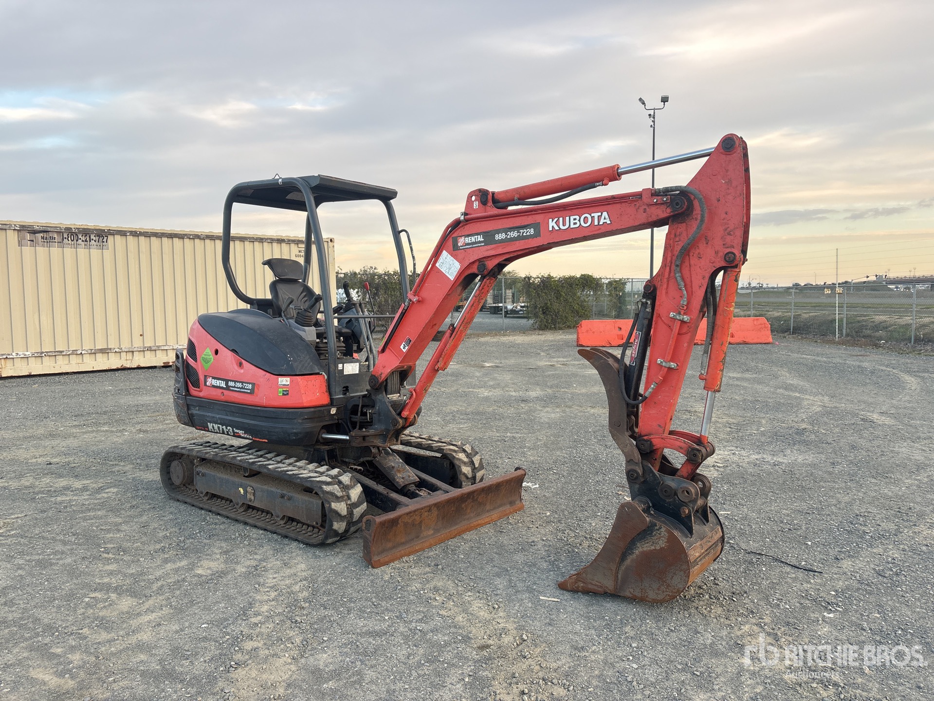 General Appearance with Picture, Right Front Corner