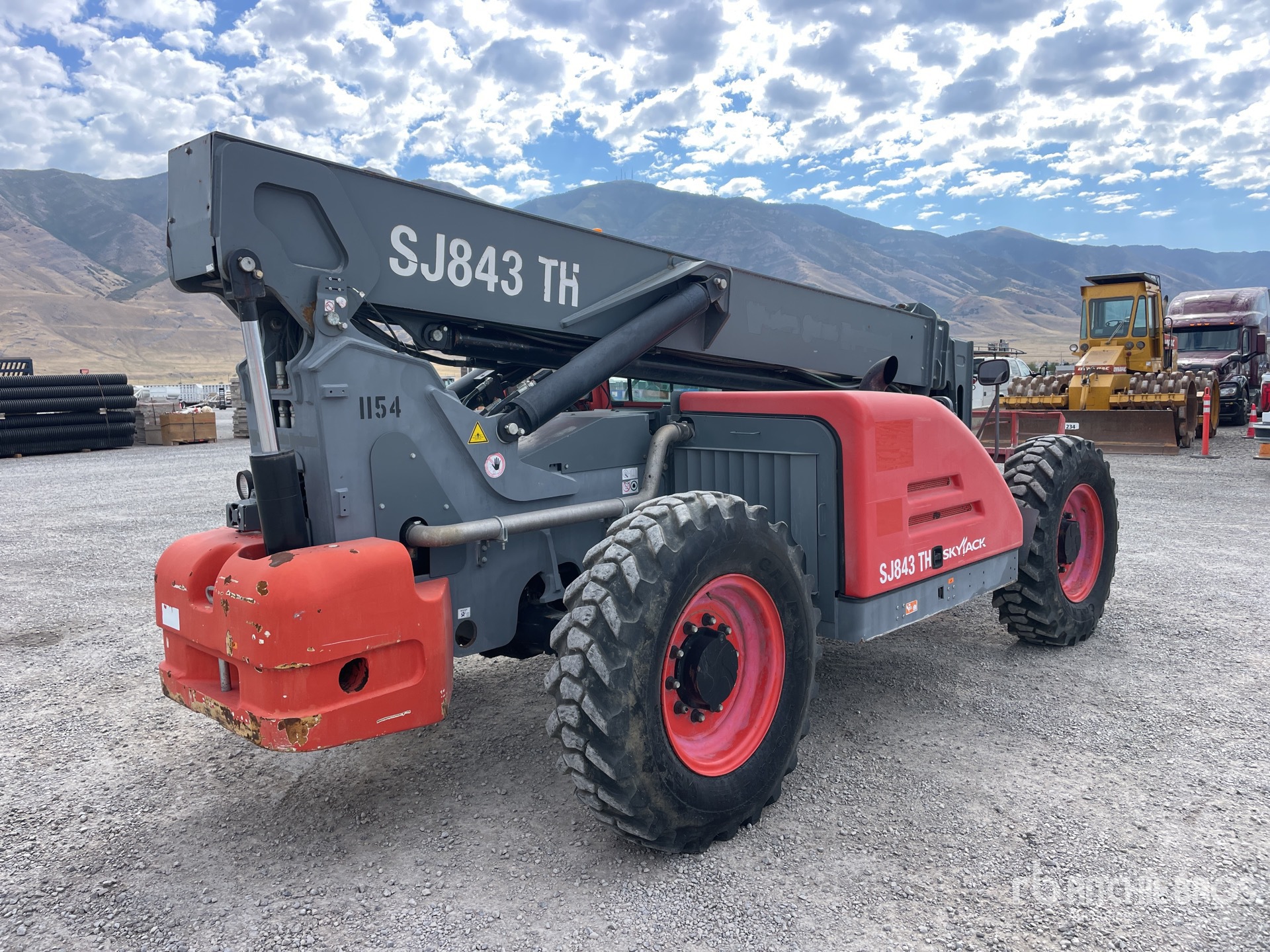 General Appearance with Picture, Right Rear Corner